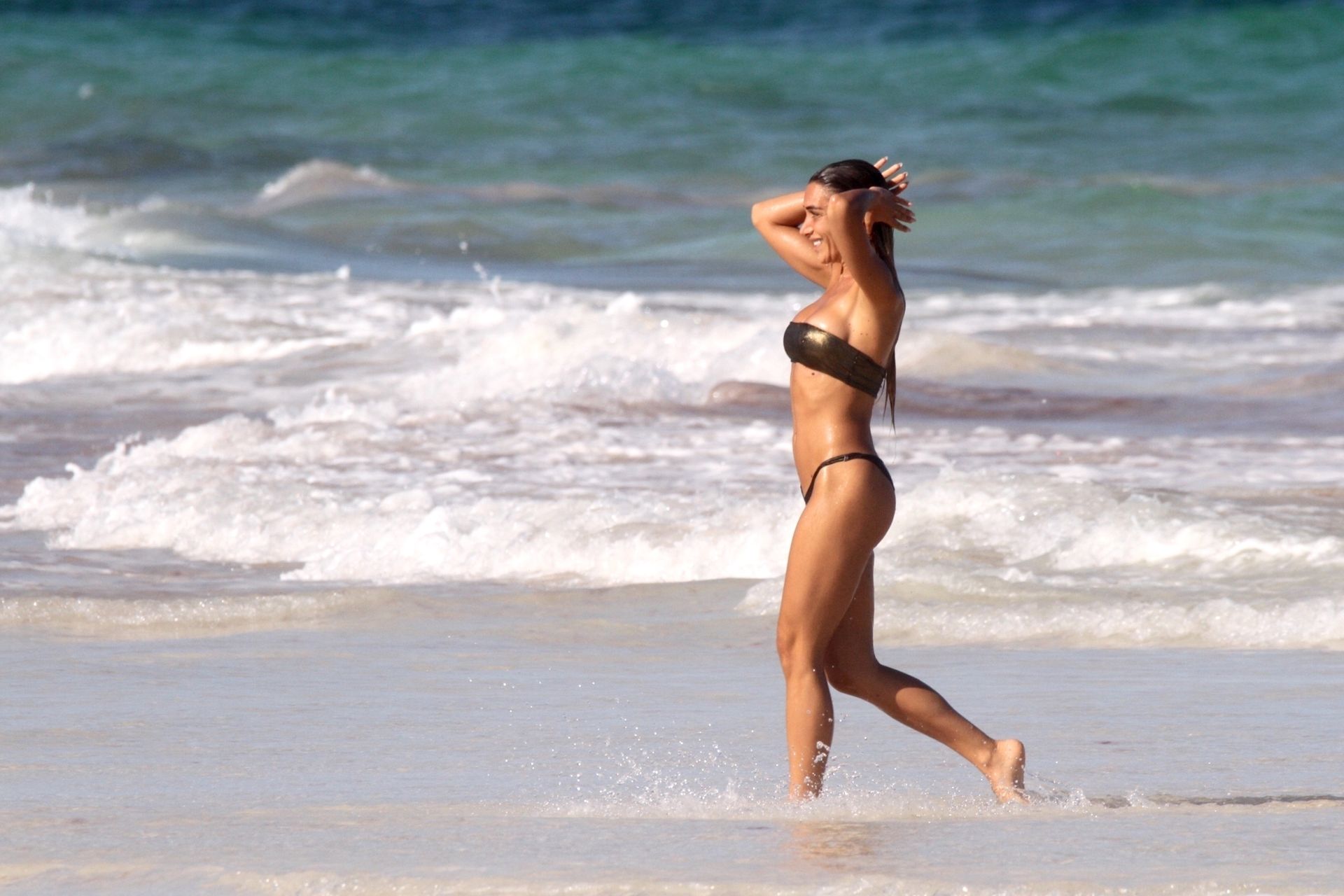 Elisa De Pánicis Cools Off In Tulum 0043