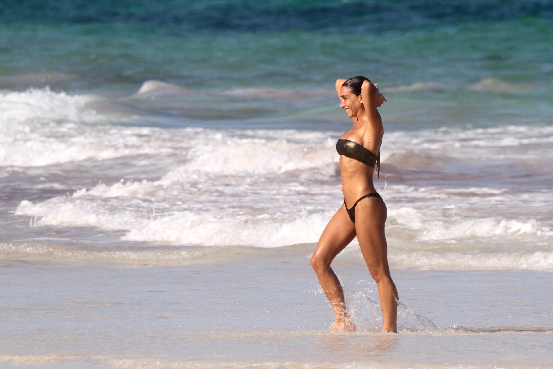 Elisa De Pánicis Cools Off In Tulum 0053