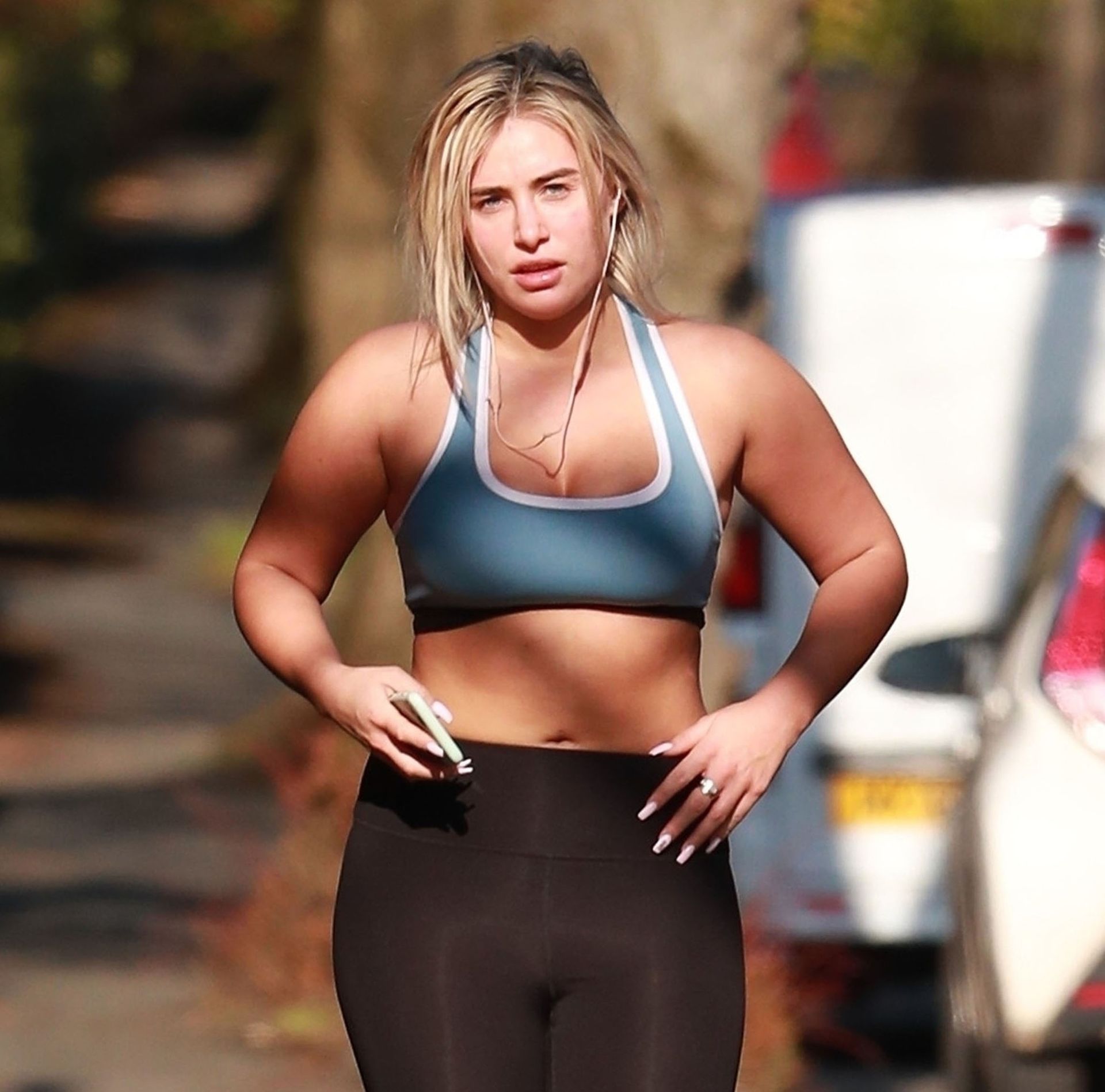 Ellie Brown Stays In Shape With Her Allowed Once A Day Of Exercise 0003