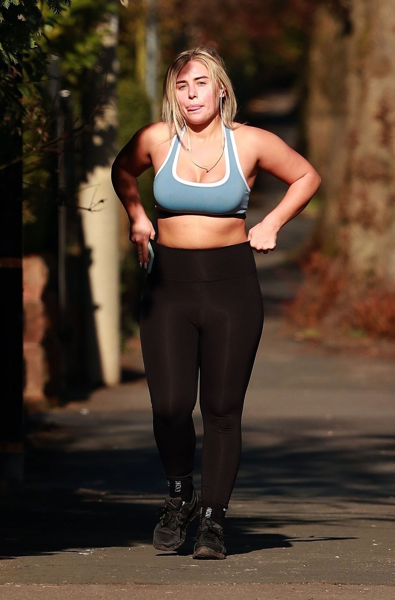 Ellie Brown Stays In Shape With Her Allowed Once A Day Of Exercise 0016