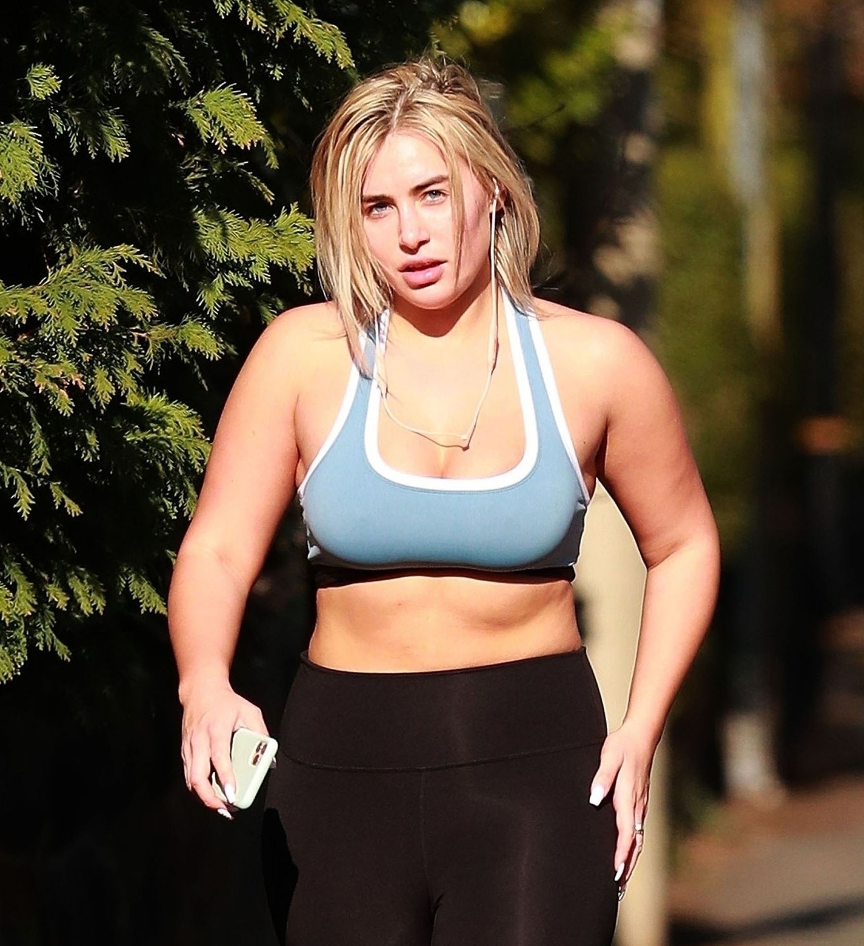 Ellie Brown Stays In Shape With Her Allowed Once A Day Of Exercise 0018