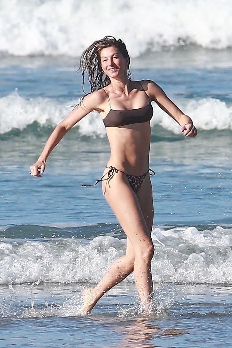 Gisele Bundchen Puts Her Incredible Bikini Body On Display During A Beach Photoshoot 0001