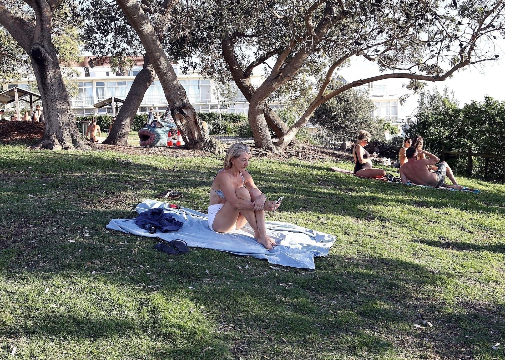 Jane Flemming Is Looking Great As She Sunbathes On Bondi Beach 0009