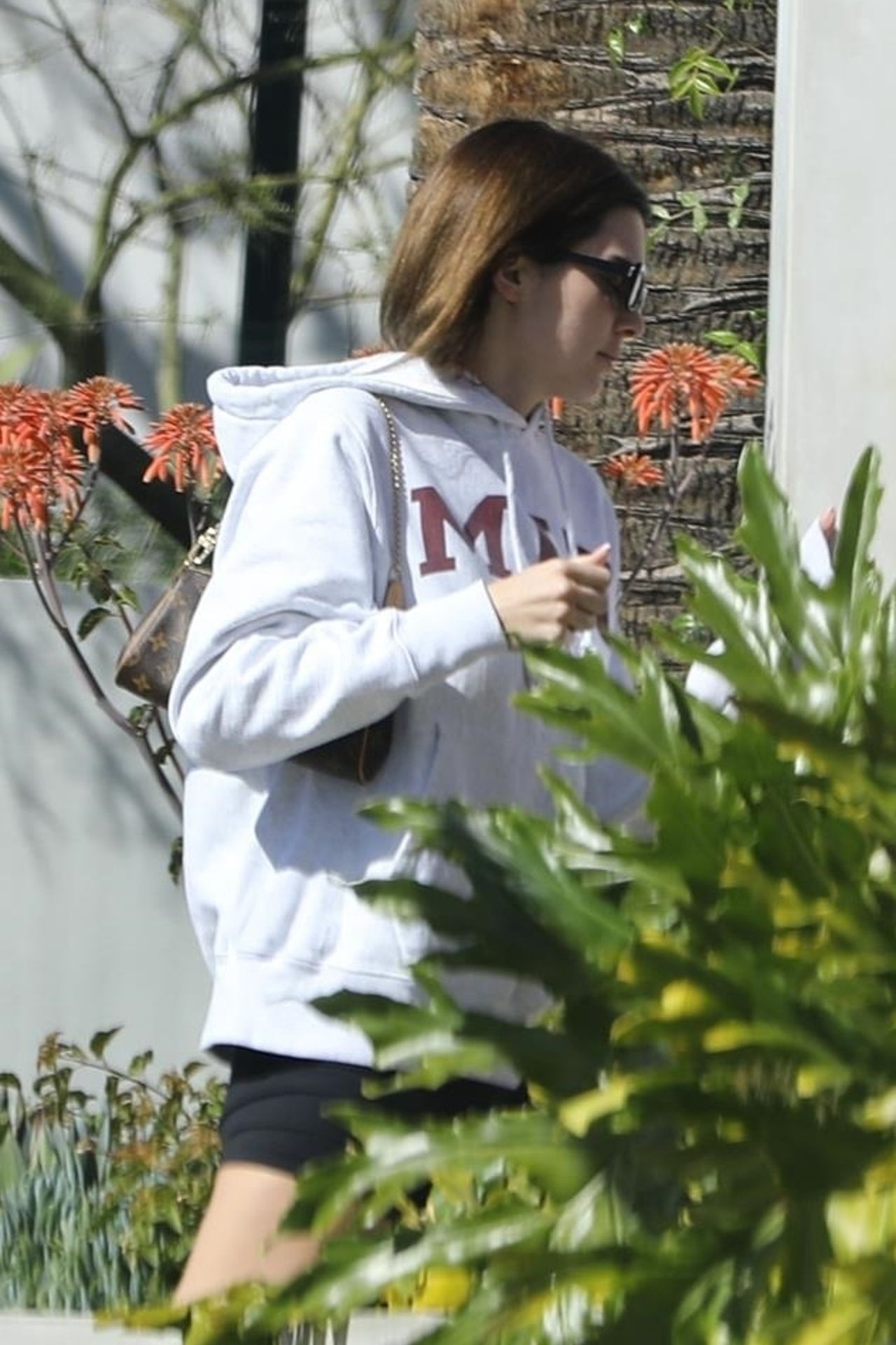 Kendall Jenner Visits A Hair Salon In West Hollywood 0025