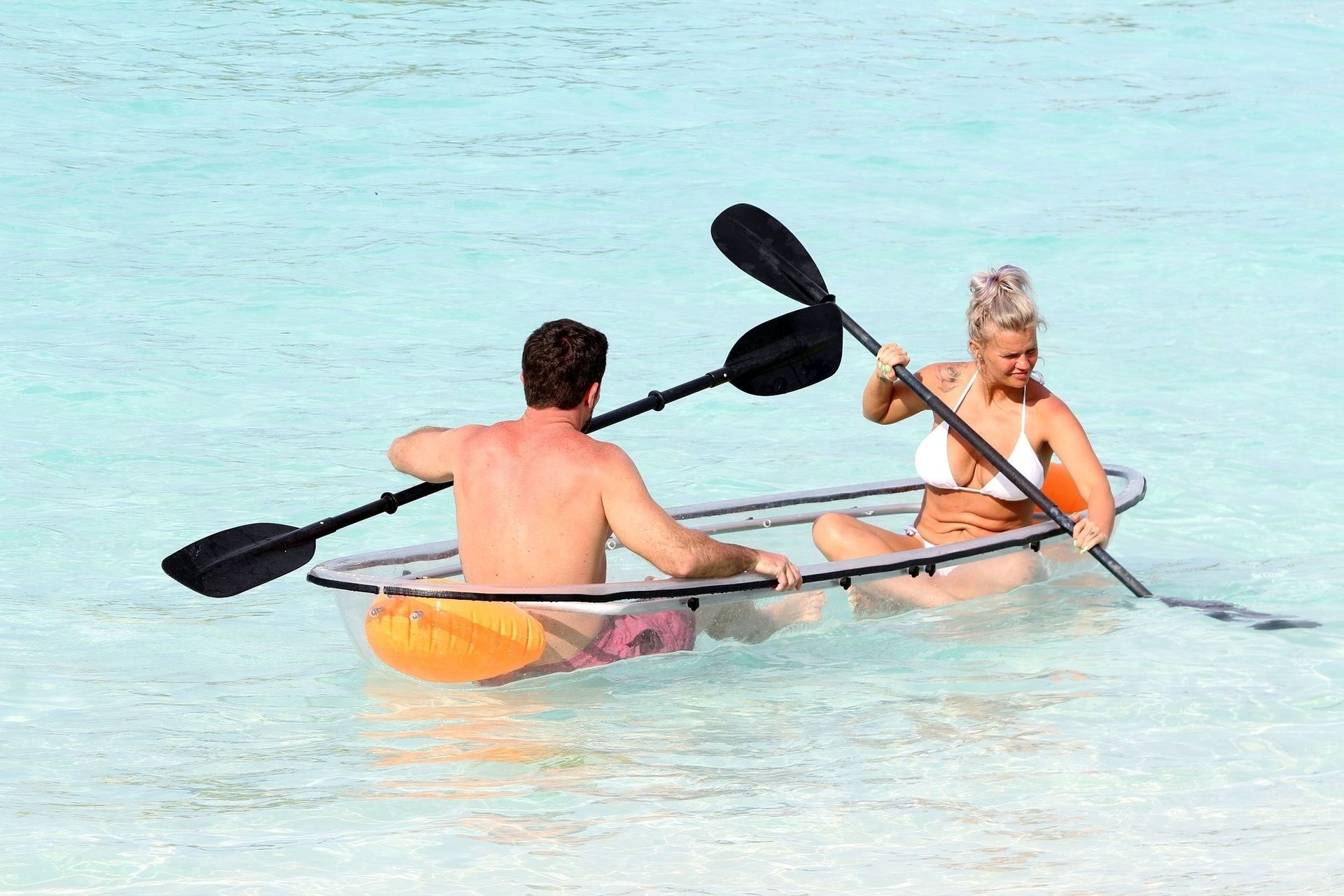 Kerry Katona & Ryan Mahoney Jump In A Canoe For Some Fun In The Indian Ocean 0016