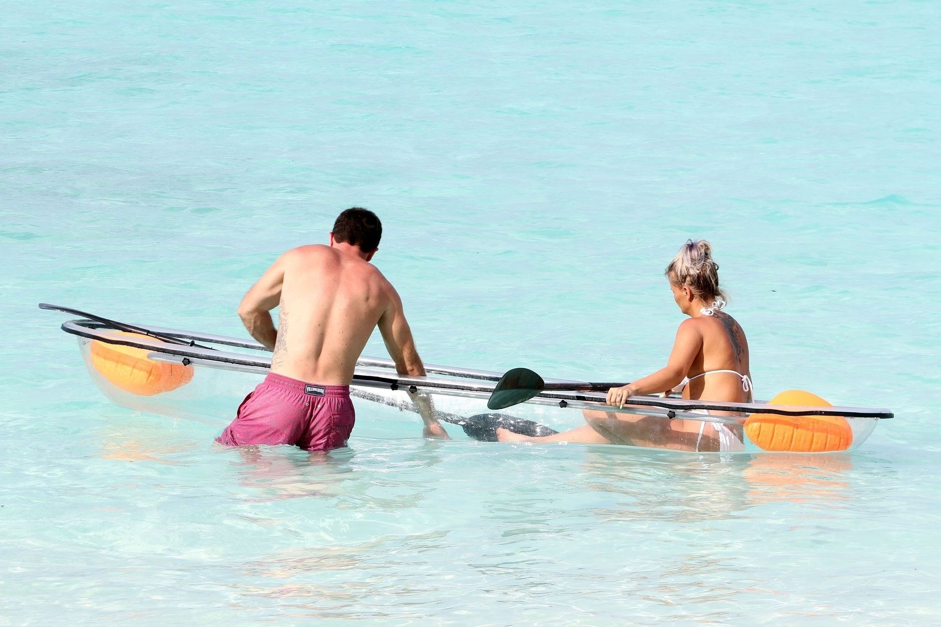 Kerry Katona & Ryan Mahoney Jump In A Canoe For Some Fun In The Indian Ocean 0020