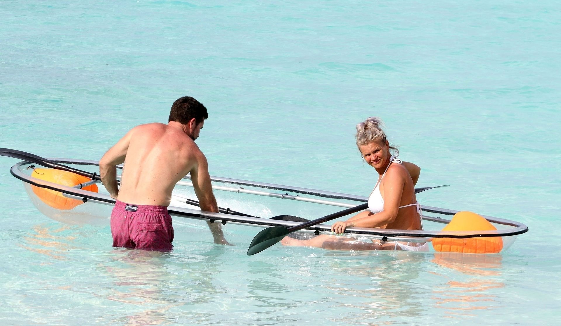 Kerry Katona & Ryan Mahoney Jump In A Canoe For Some Fun In The Indian Ocean 0023