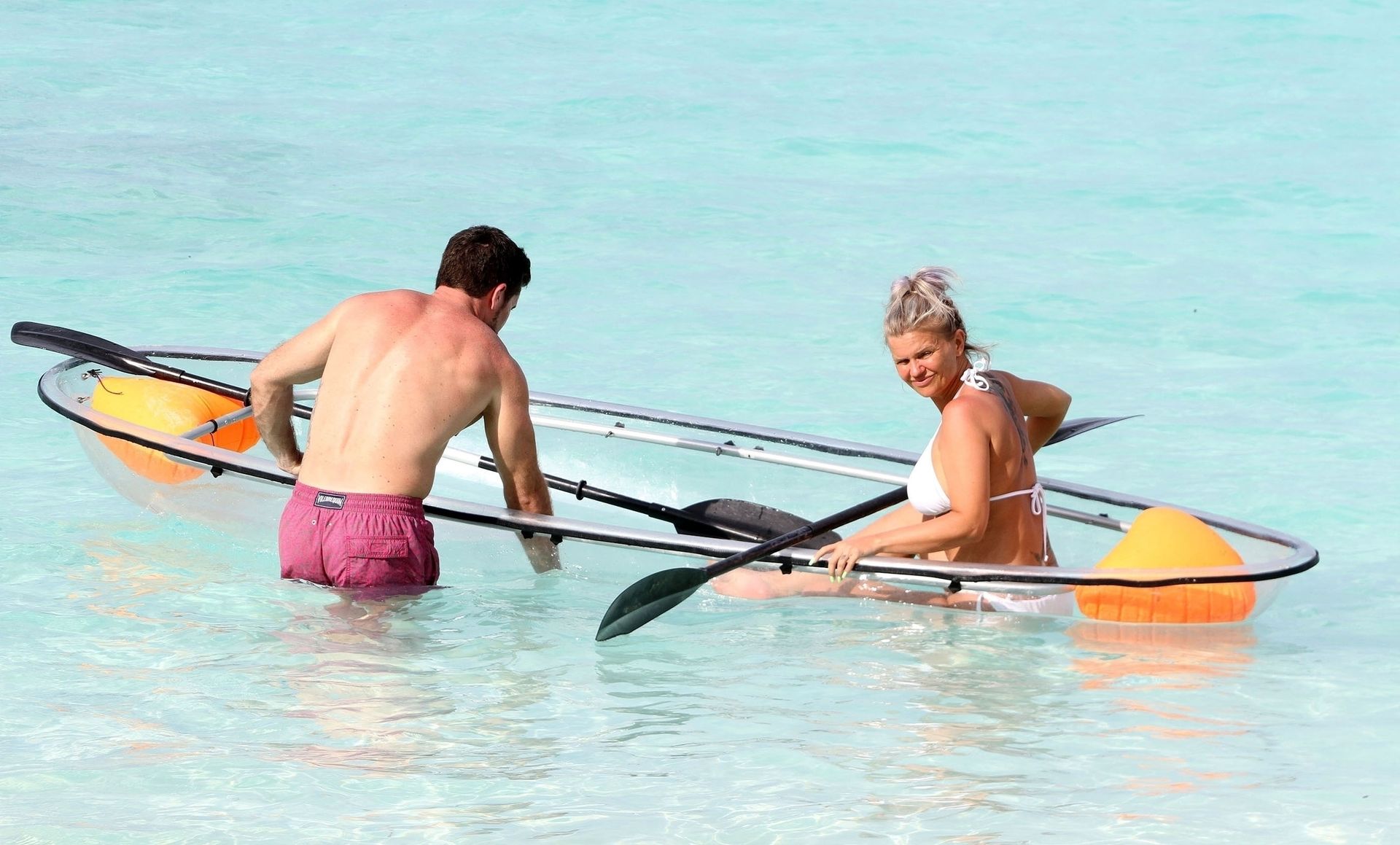 Kerry Katona & Ryan Mahoney Jump In A Canoe For Some Fun In The Indian Ocean 0024