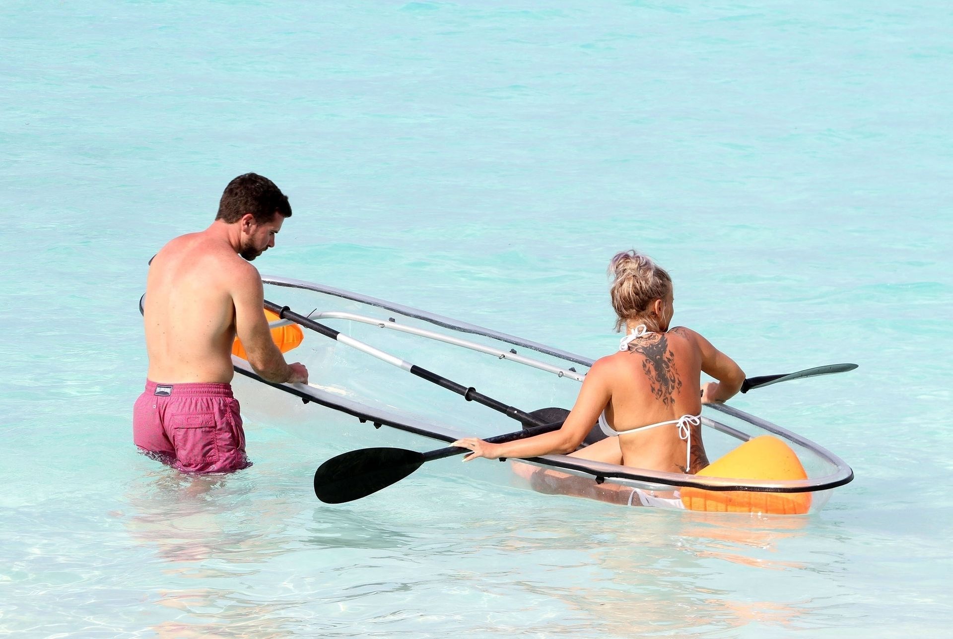 Kerry Katona & Ryan Mahoney Jump In A Canoe For Some Fun In The Indian Ocean 0026