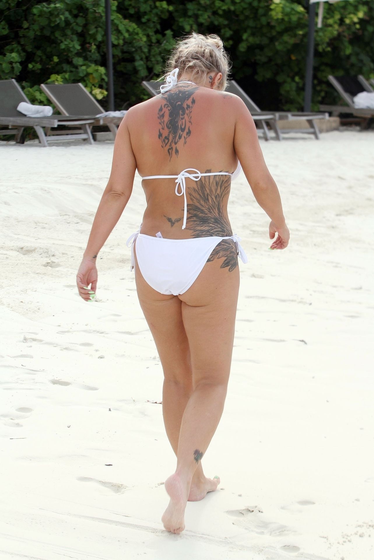 Kerry Katona & Ryan Mahoney Jump In A Canoe For Some Fun In The Indian Ocean 0041