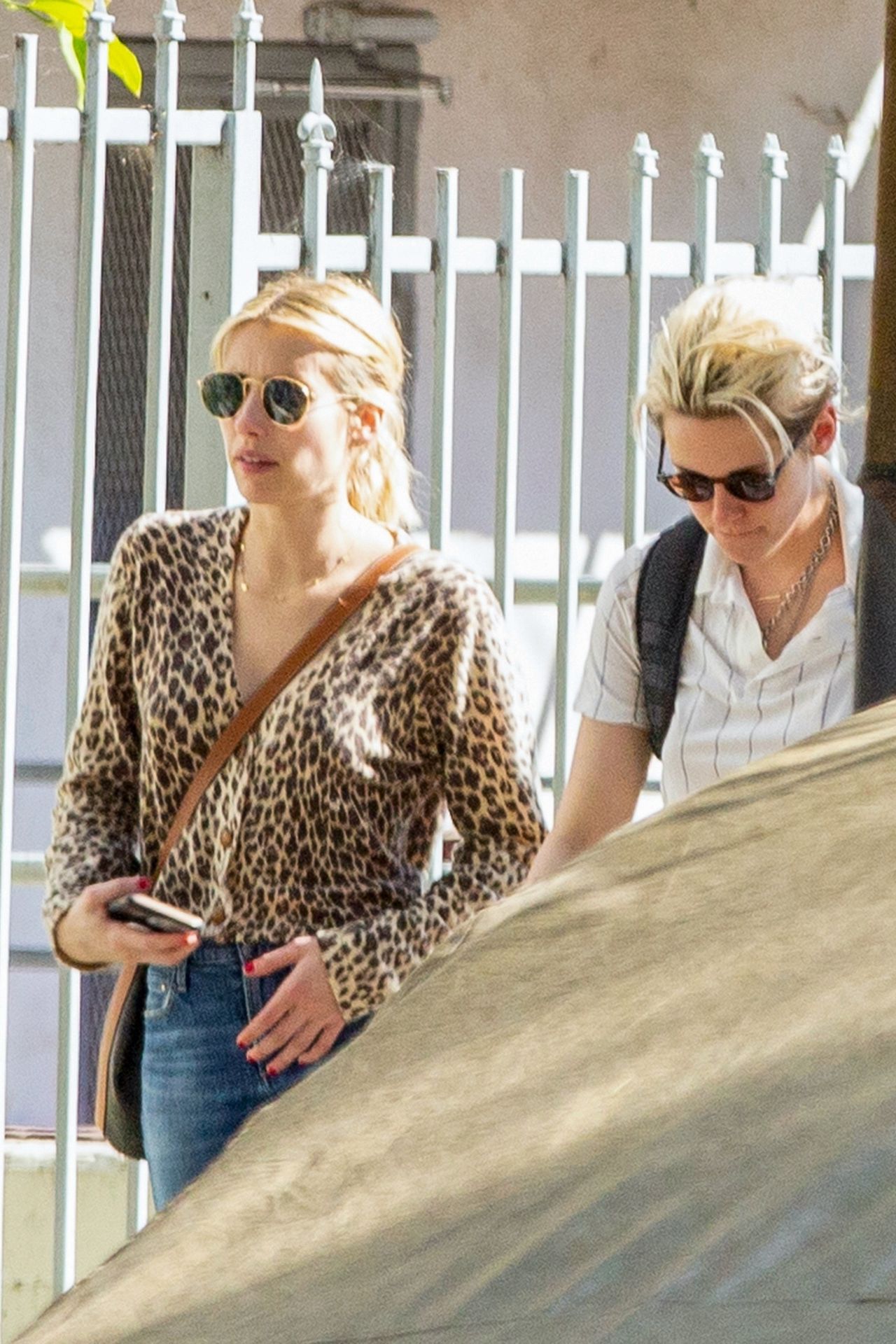 Kristen Stewart Brings Emma Roberts With Her To Check Out A New Apartment In Los Feliz 0004