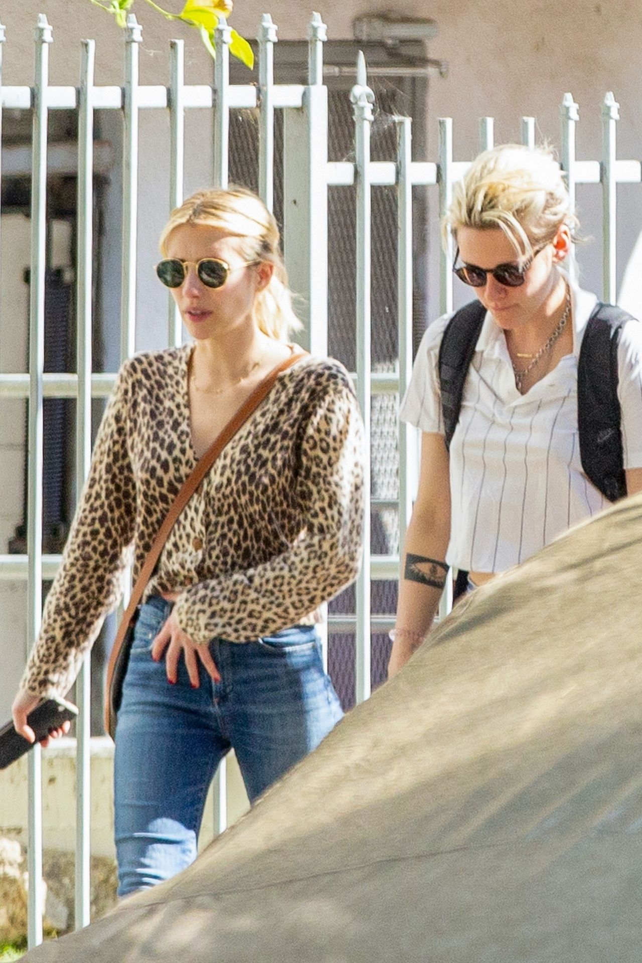 Kristen Stewart Brings Emma Roberts With Her To Check Out A New Apartment In Los Feliz 0005