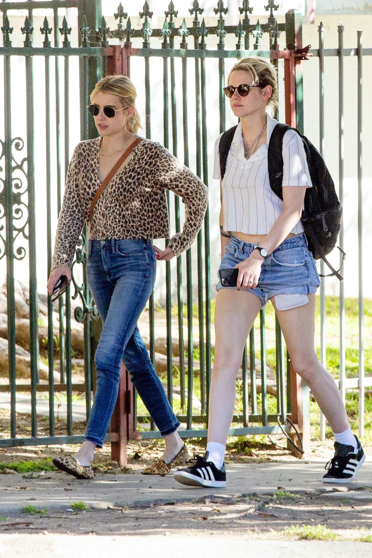 Kristen Stewart Brings Emma Roberts With Her To Check Out A New Apartment In Los Feliz 0013