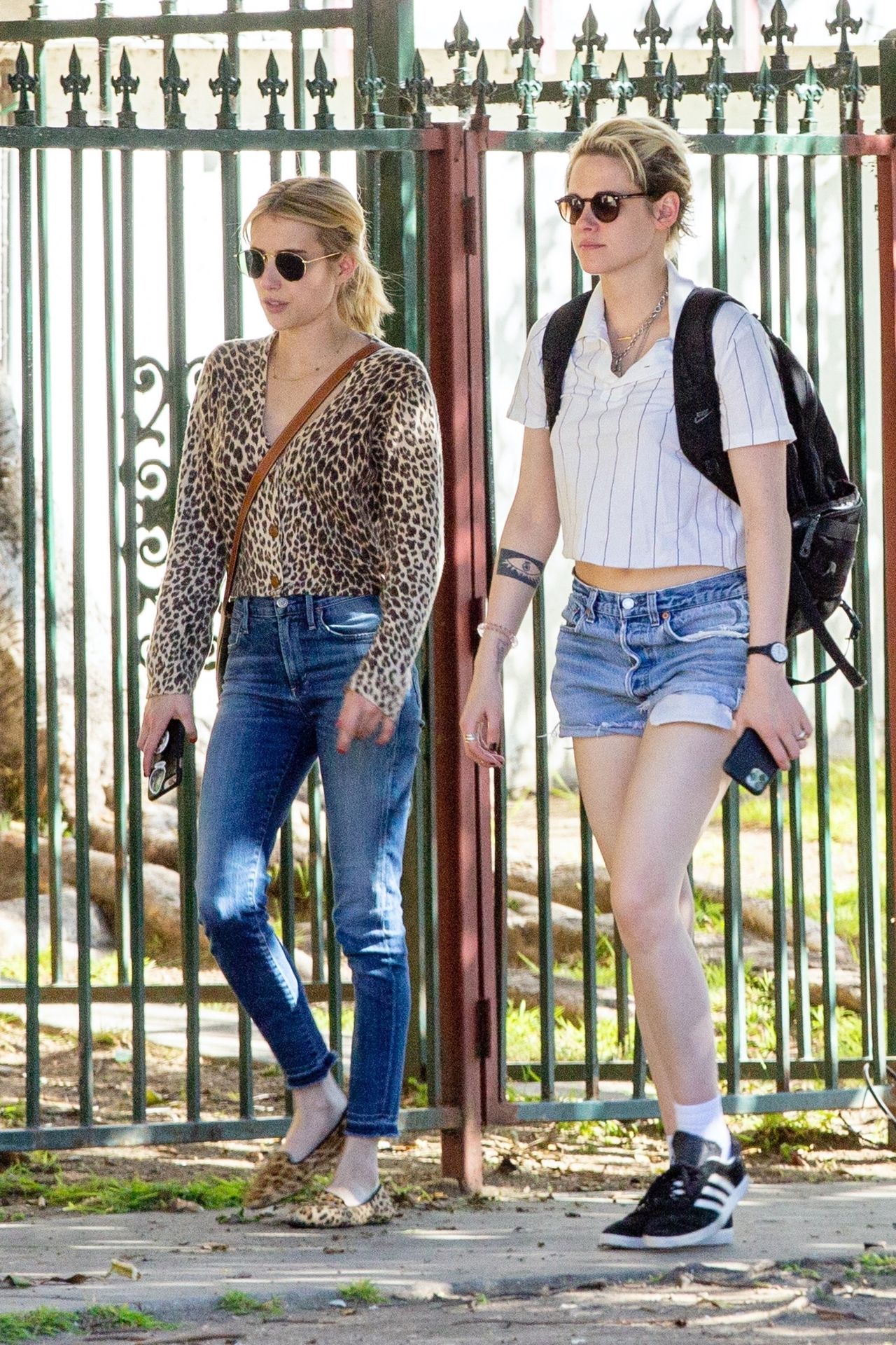 Kristen Stewart Brings Emma Roberts With Her To Check Out A New Apartment In Los Feliz 0014