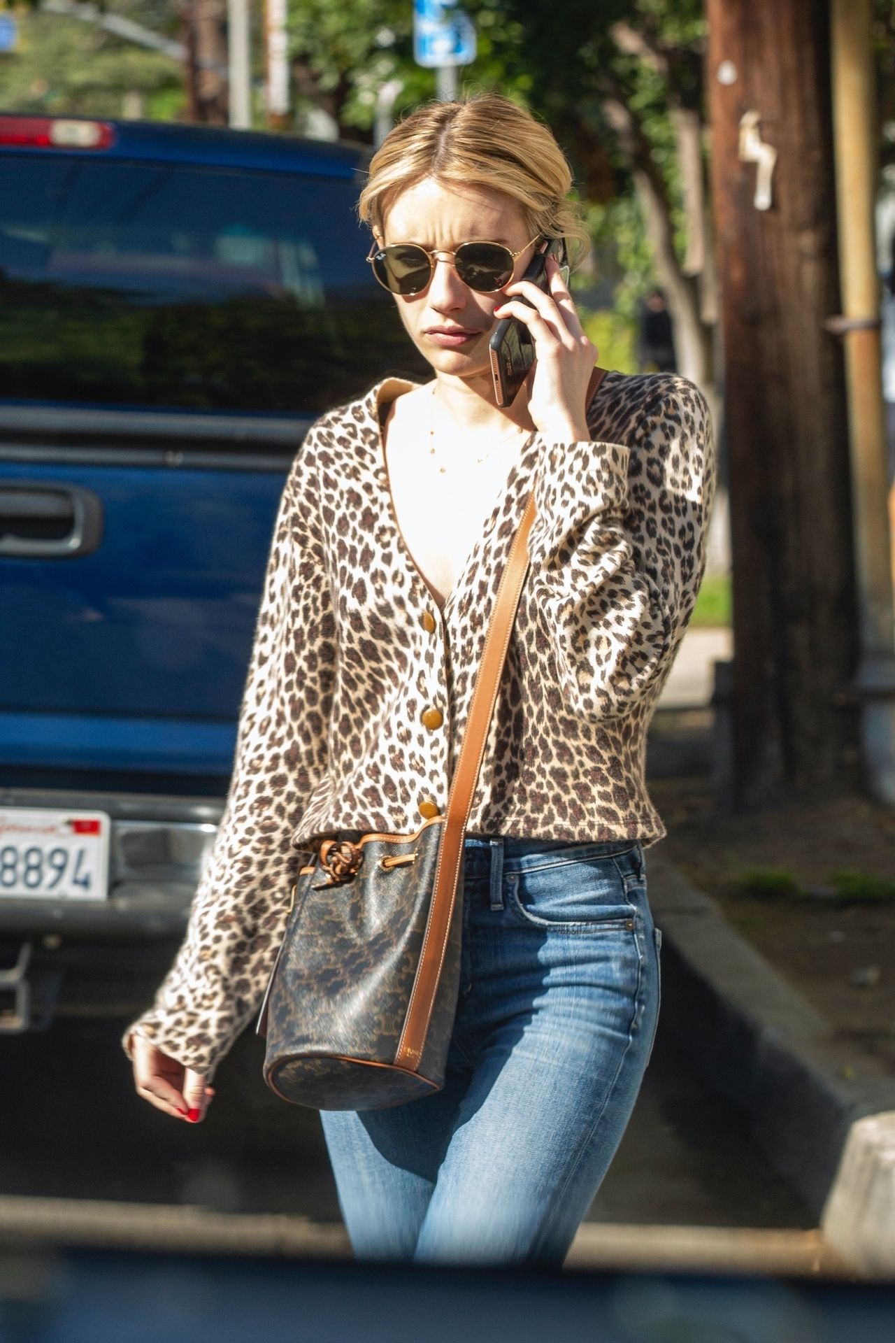 Kristen Stewart Brings Emma Roberts With Her To Check Out A New Apartment In Los Feliz 0024