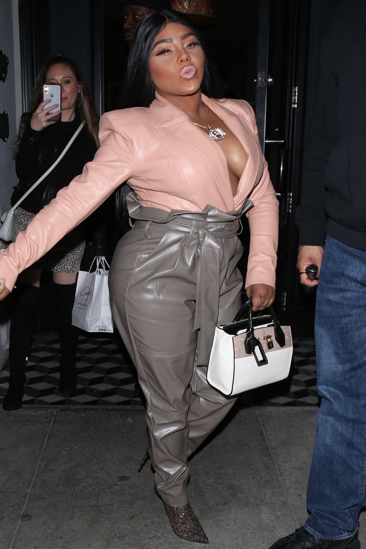 Lil’ Kim Seen Outside Craig’s Restaurant In West Hollywood 0066