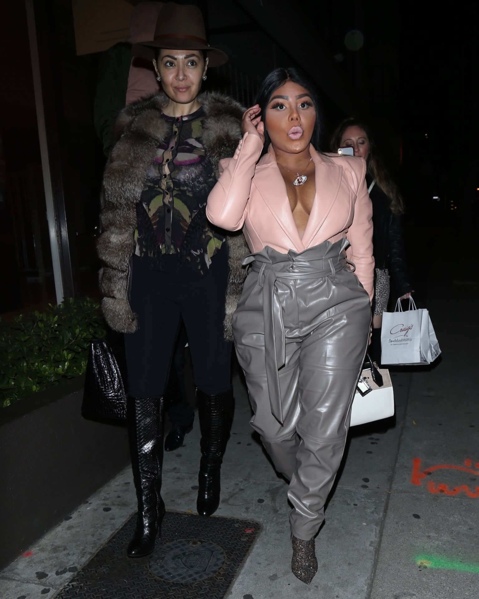 Lil’ Kim Seen Outside Craig’s Restaurant In West Hollywood 0071