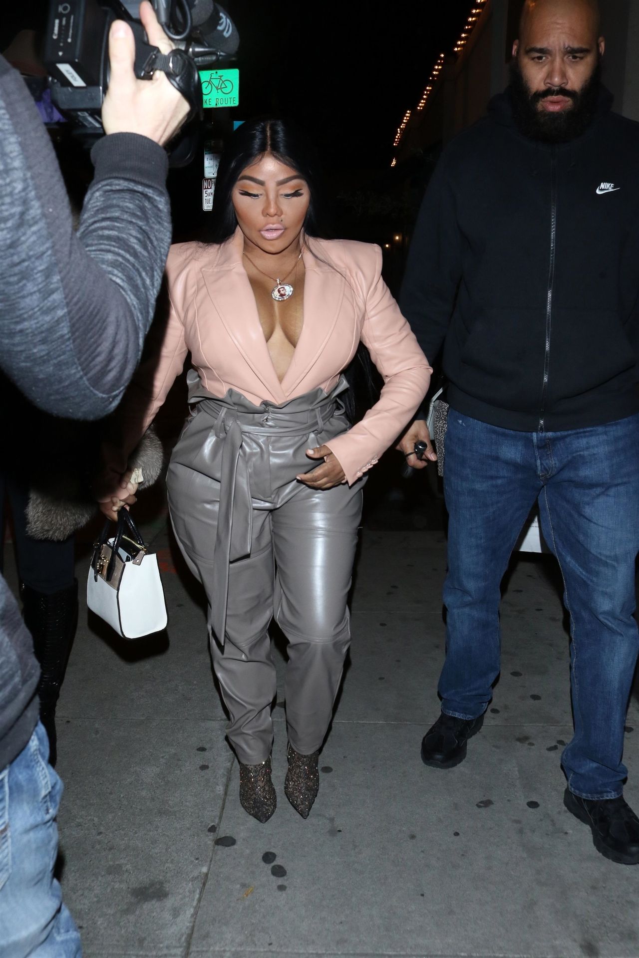 Lil’ Kim Seen Outside Craig’s Restaurant In West Hollywood 0114