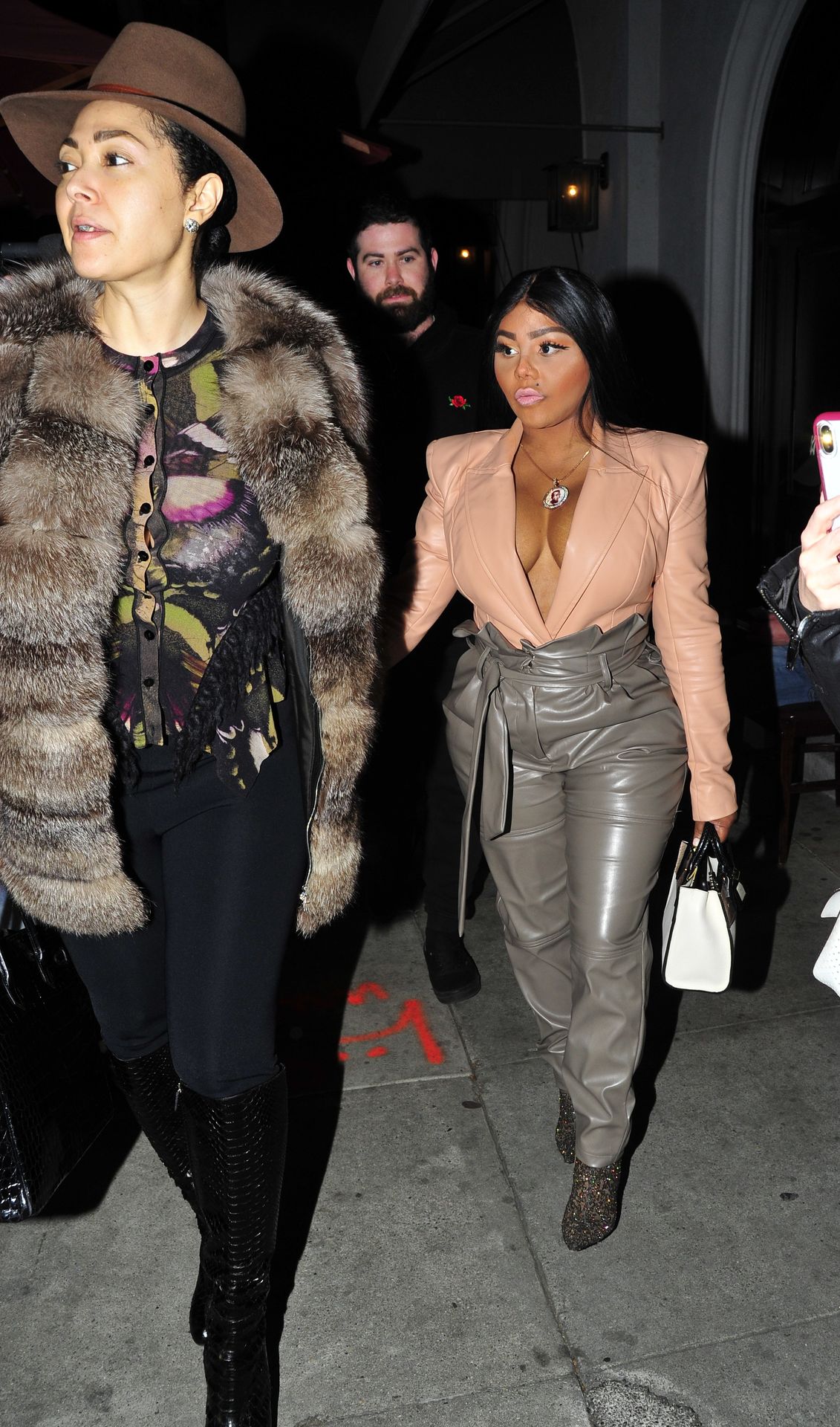 Lil’ Kim Seen Outside Craig’s Restaurant In West Hollywood 0160