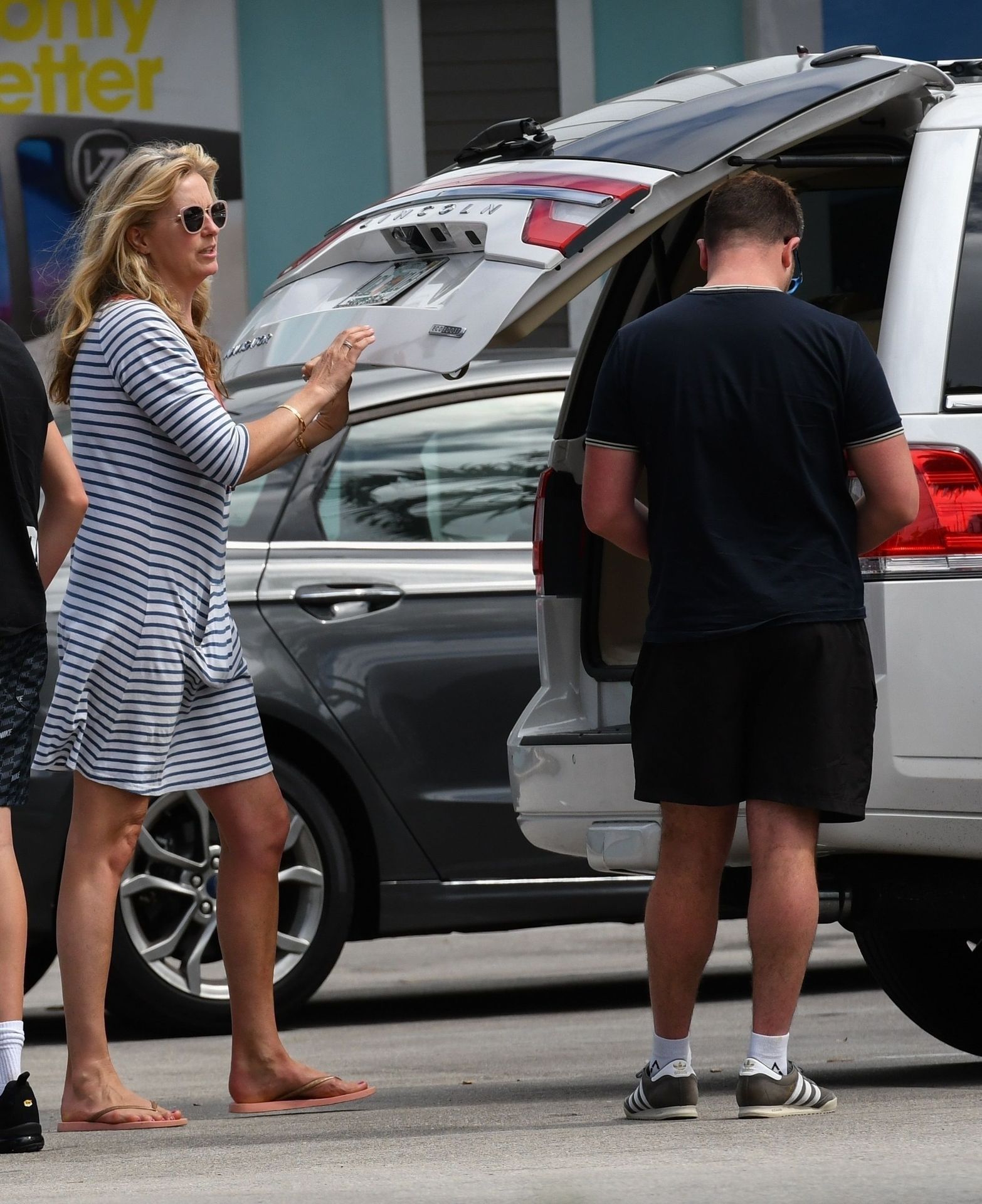 Penny Lancaster And Family Managed To Find A Surf Shop 0021