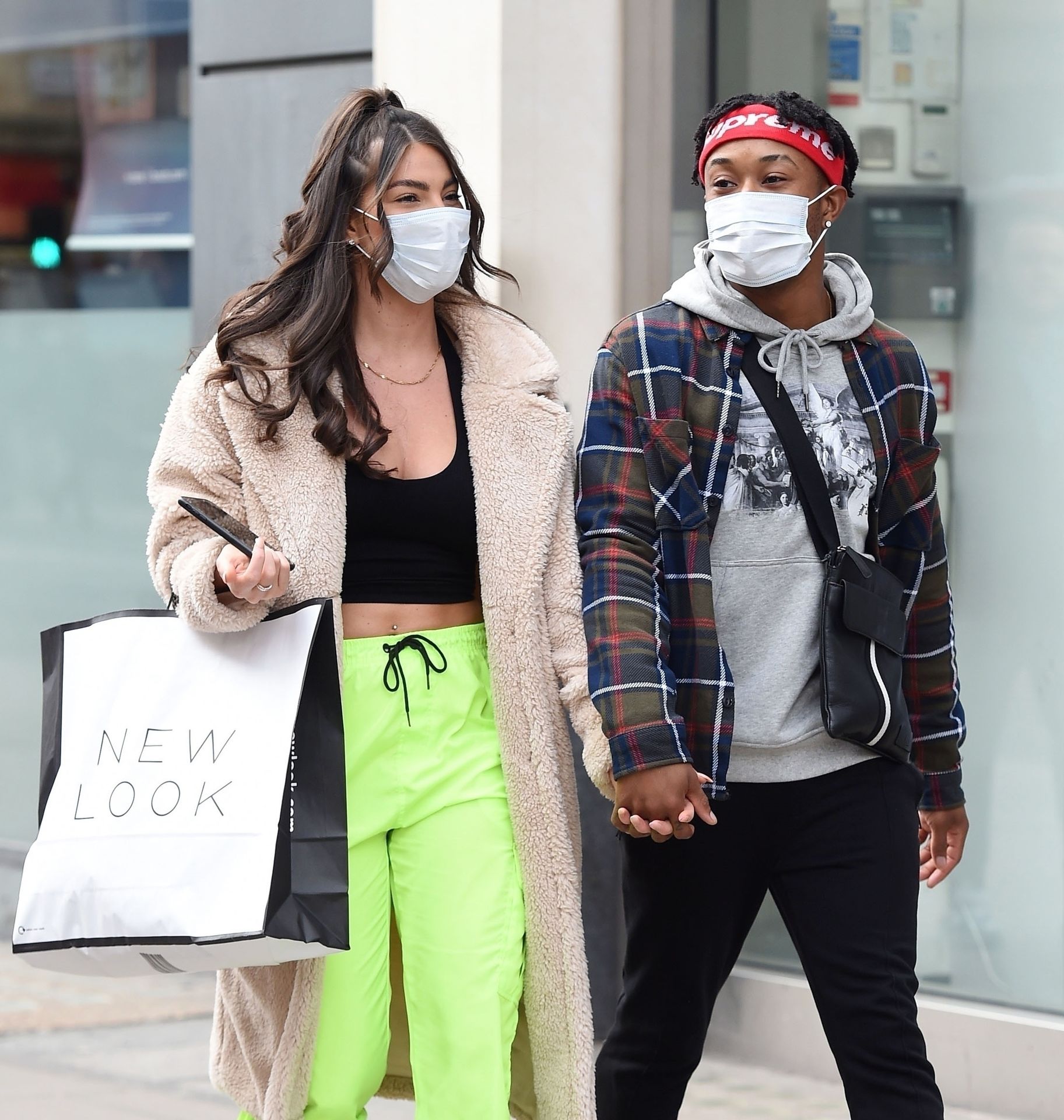 Rebecca Gormley & Biggs Chris Are Seen Kissing For The Cameras In London 0002