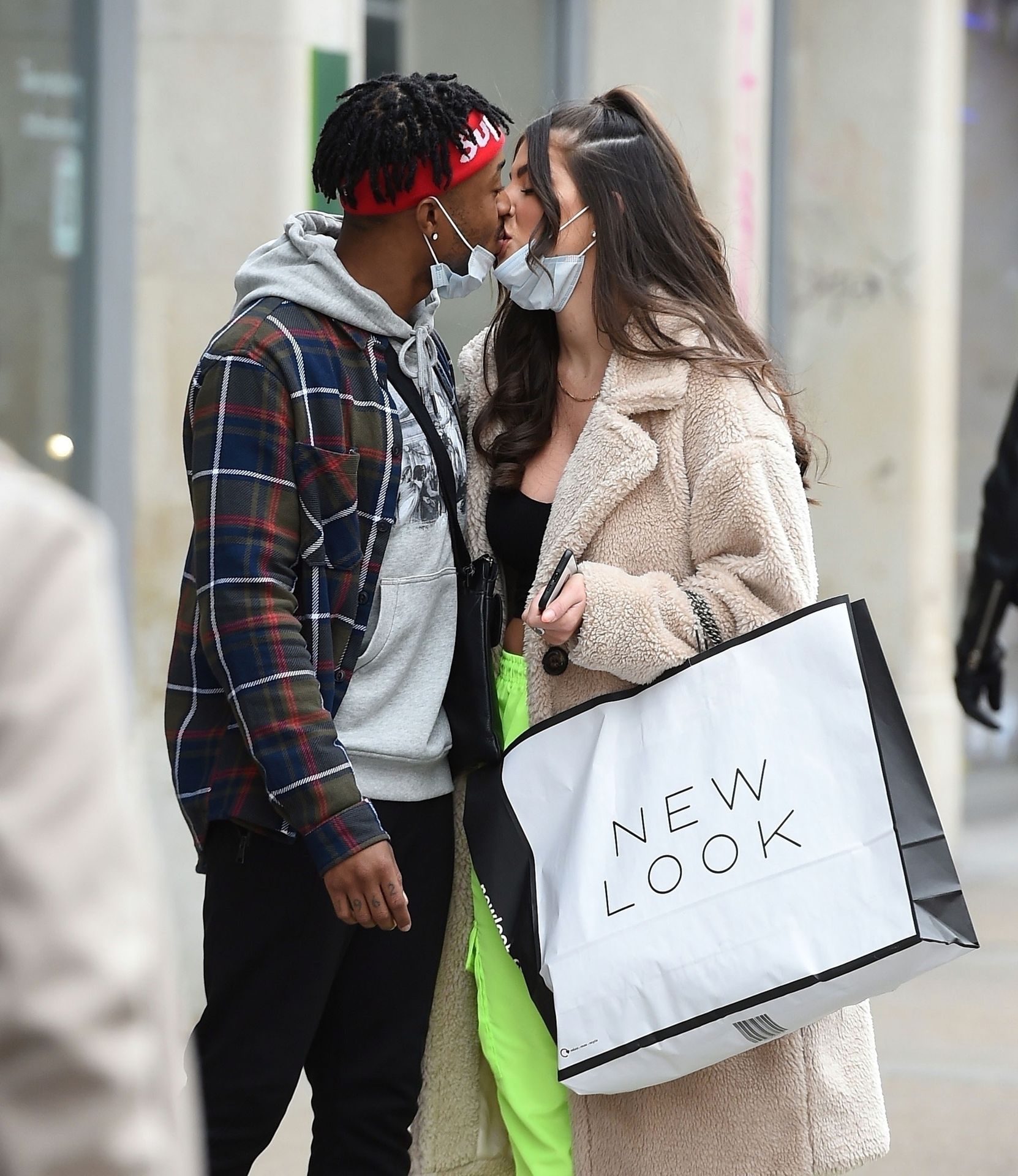 Rebecca Gormley & Biggs Chris Are Seen Kissing For The Cameras In London 0012