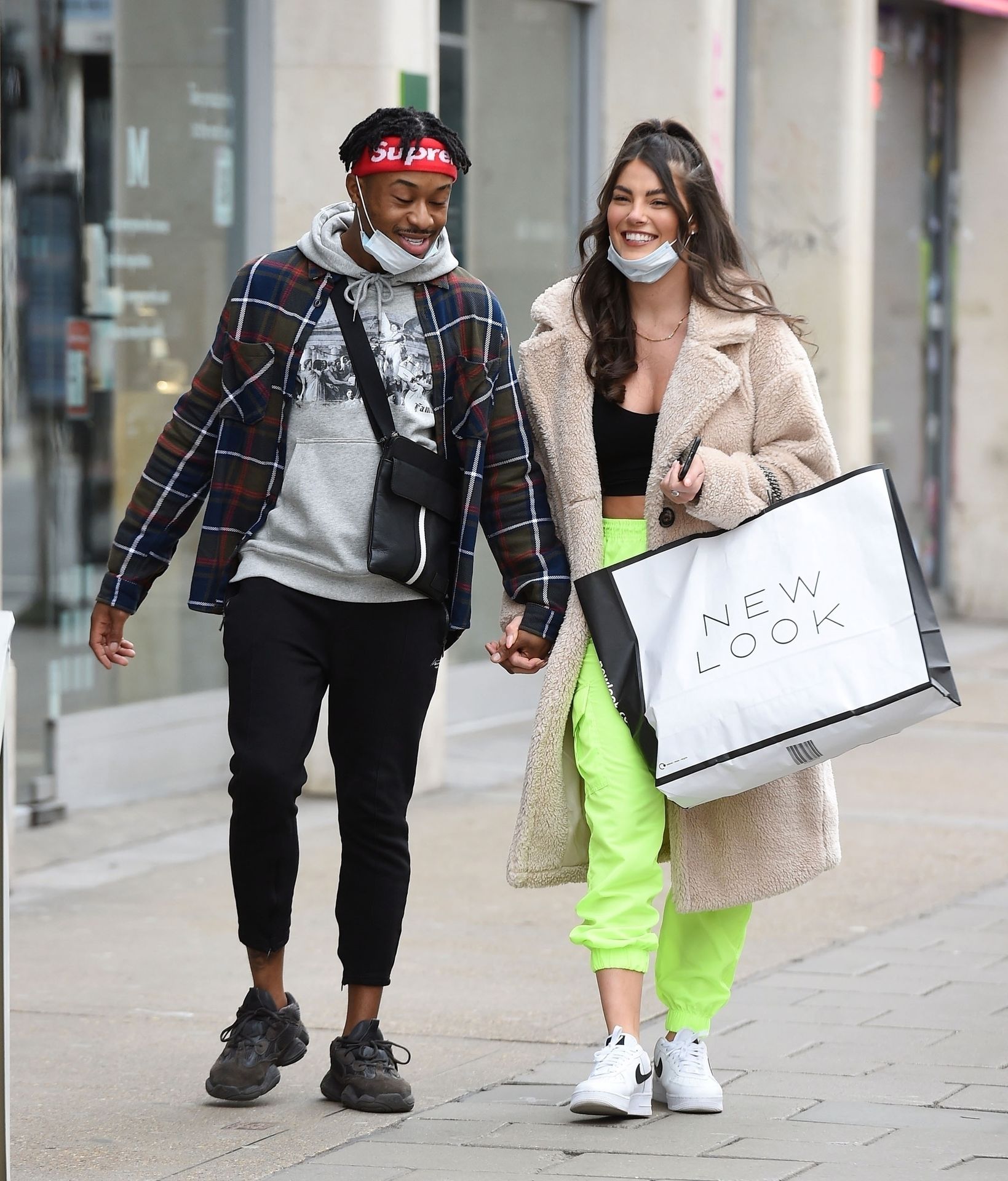 Rebecca Gormley & Biggs Chris Are Seen Kissing For The Cameras In London 0013