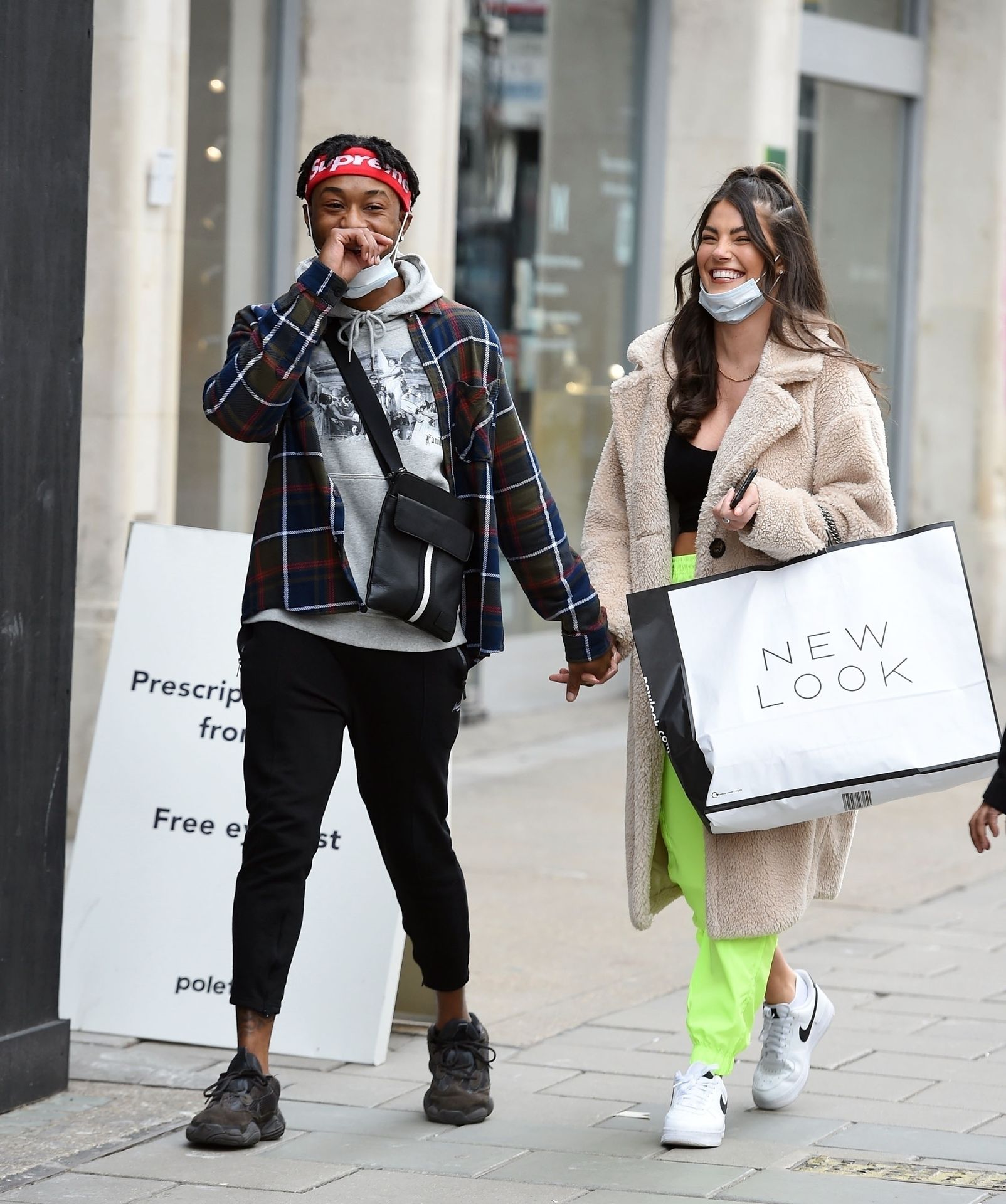 Rebecca Gormley & Biggs Chris Are Seen Kissing For The Cameras In London 0018