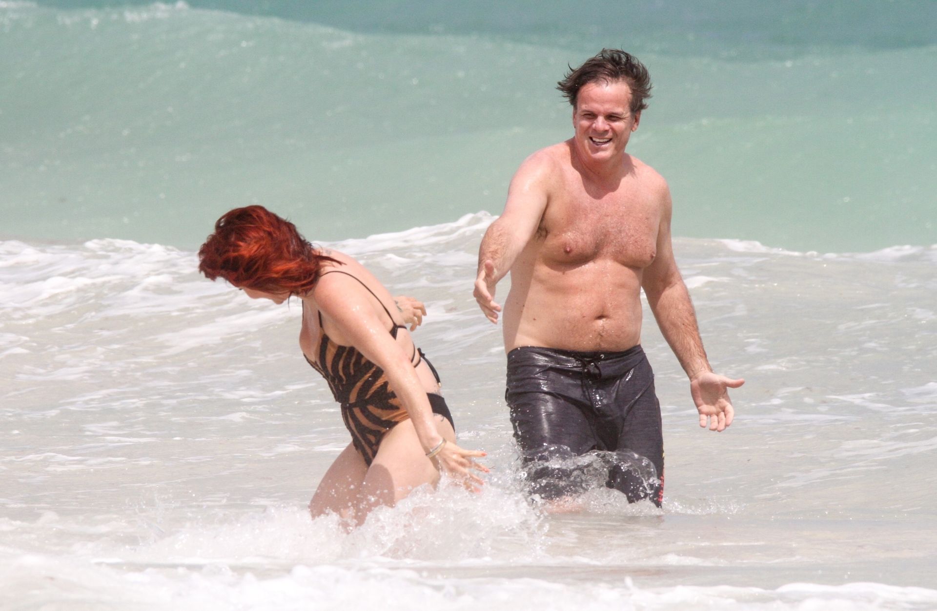 Slash’s Ex Wife Perla Ferrar Is Living Life On The Beach 0006