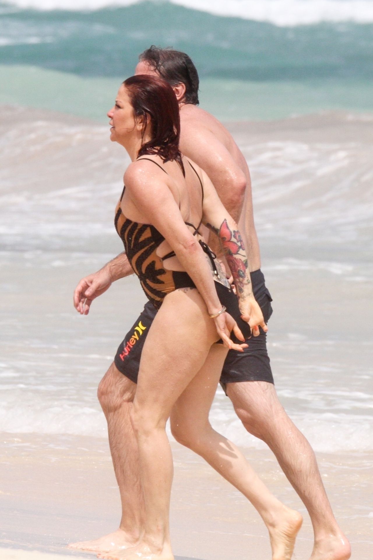 Slash’s Ex Wife Perla Ferrar Is Living Life On The Beach 0010