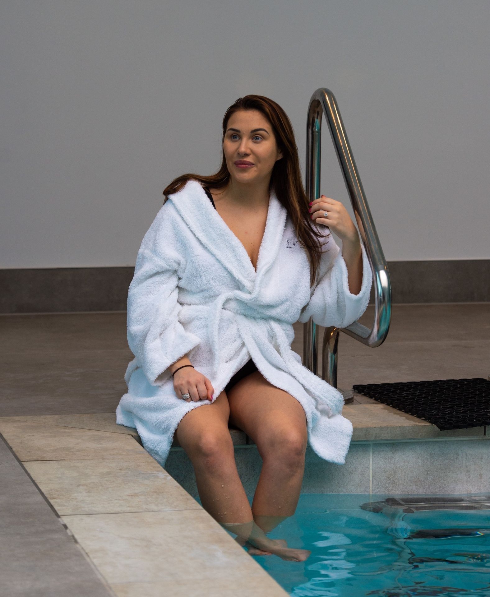 The Goodman Sisters Chloe, Lauryn And Amelia Are Spotted At A Pregnancy Wellness Retreat In Essex 0029