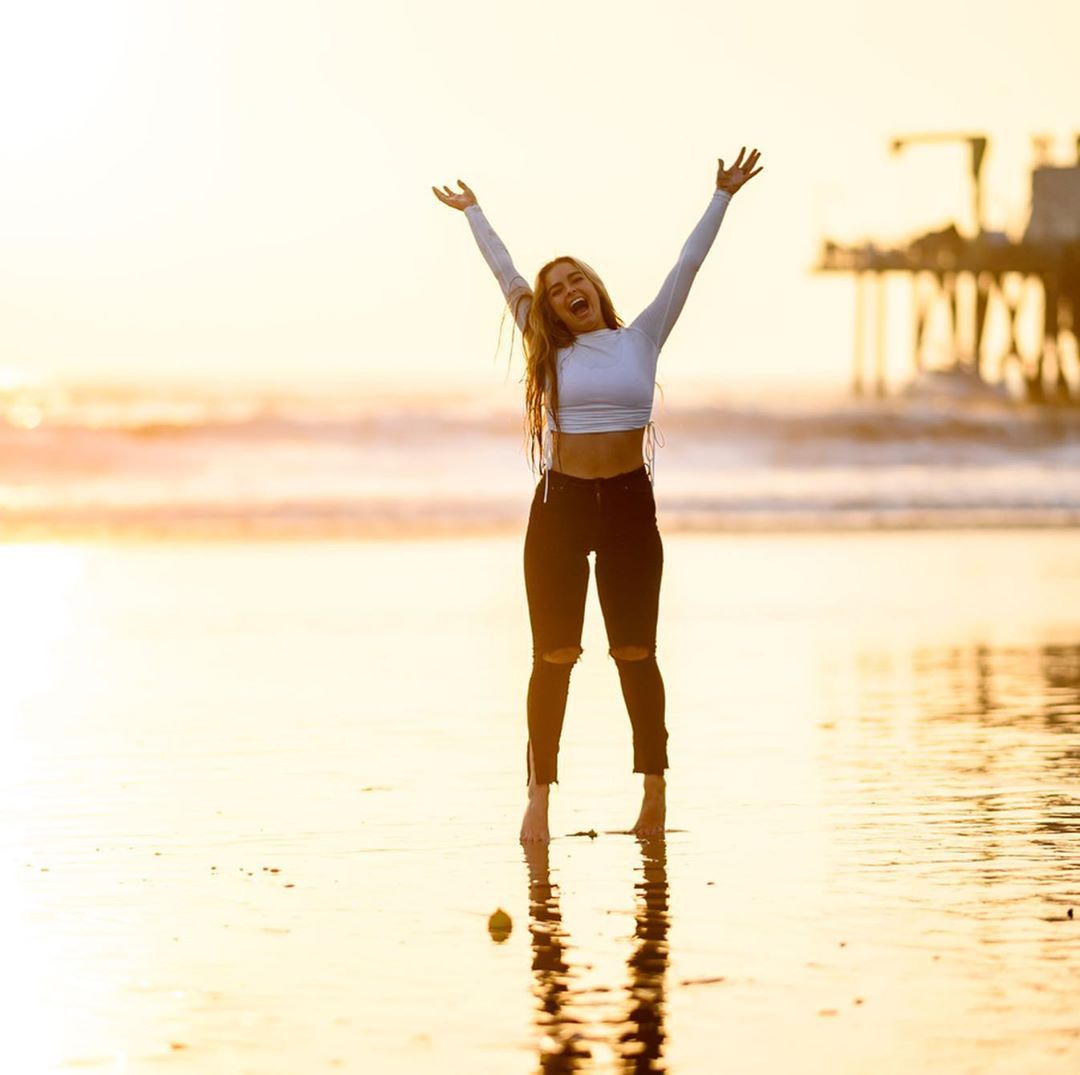 Addison Rae Sexy 0126