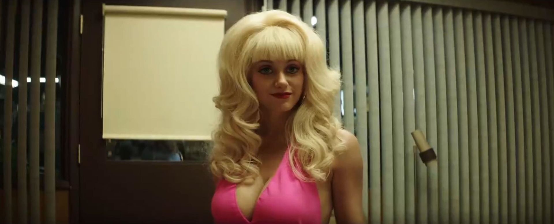 Emmy Rossum Looks Sexy As The Iconic Billboard Queen Of Los Angeles 0002