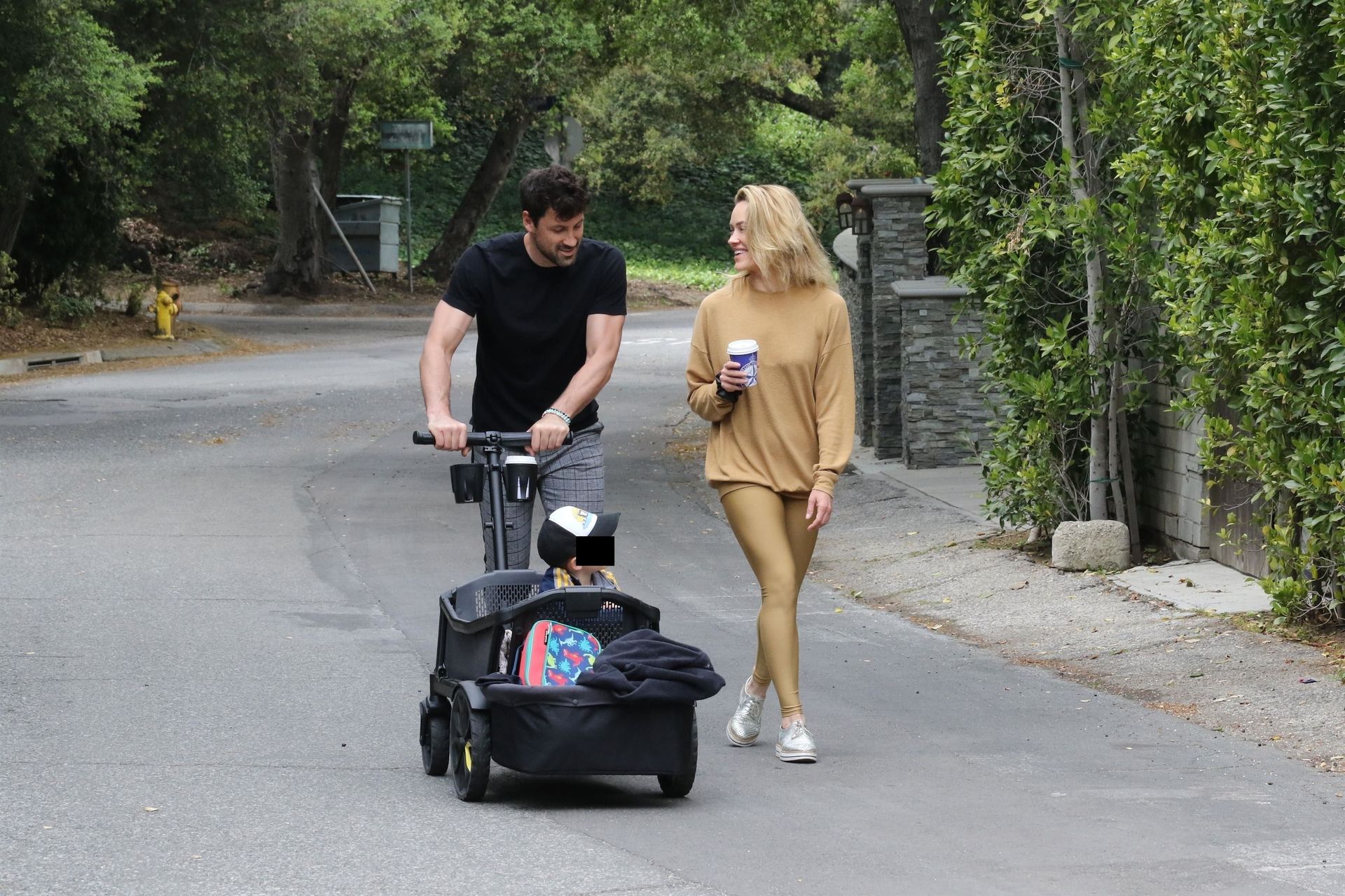 Maksim Chmerkovskiy & Peta Murgatroyd Show Some Pda 0020