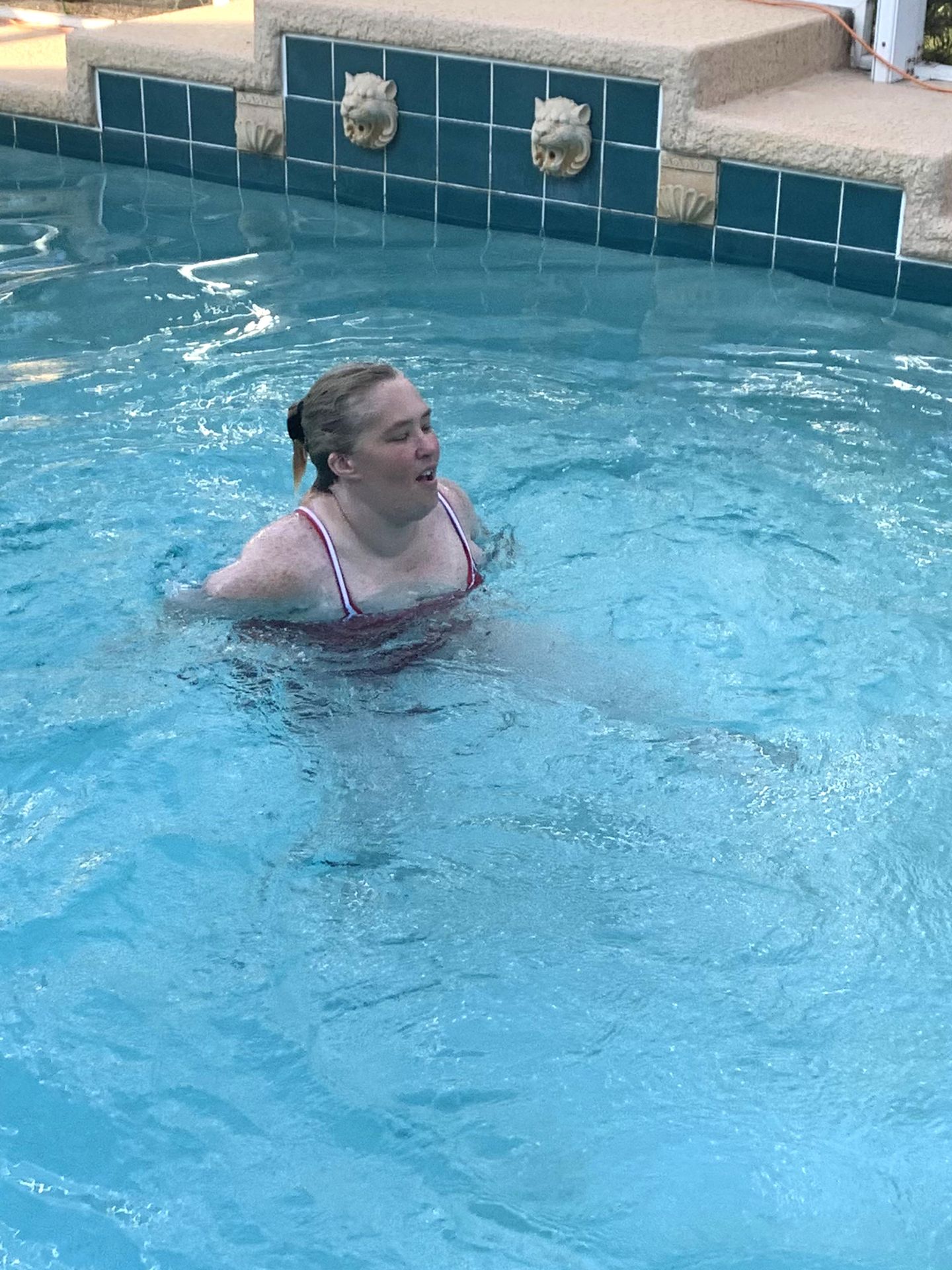 Mama June Takes Inspiration From Pamela Anderson 0015