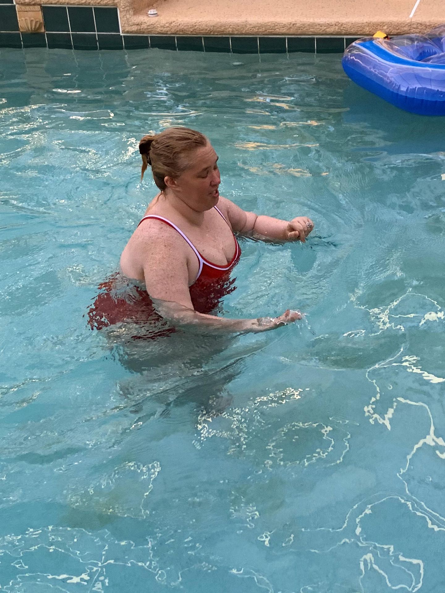 Mama June Takes Inspiration From Pamela Anderson 0017