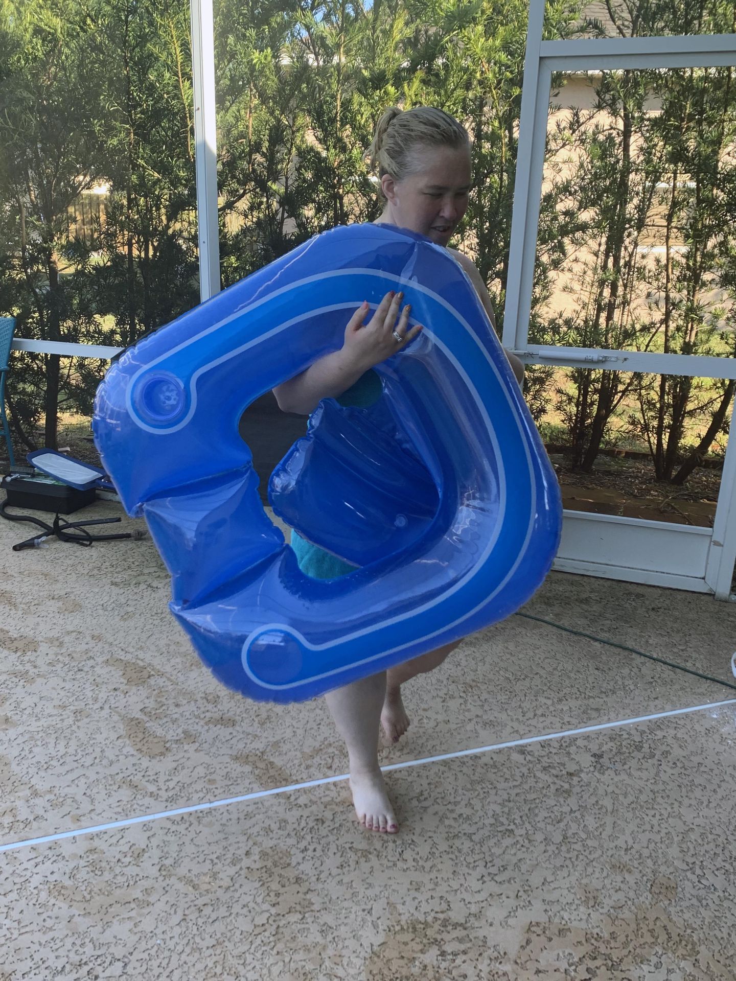 Mama June Takes Inspiration From Pamela Anderson 0024