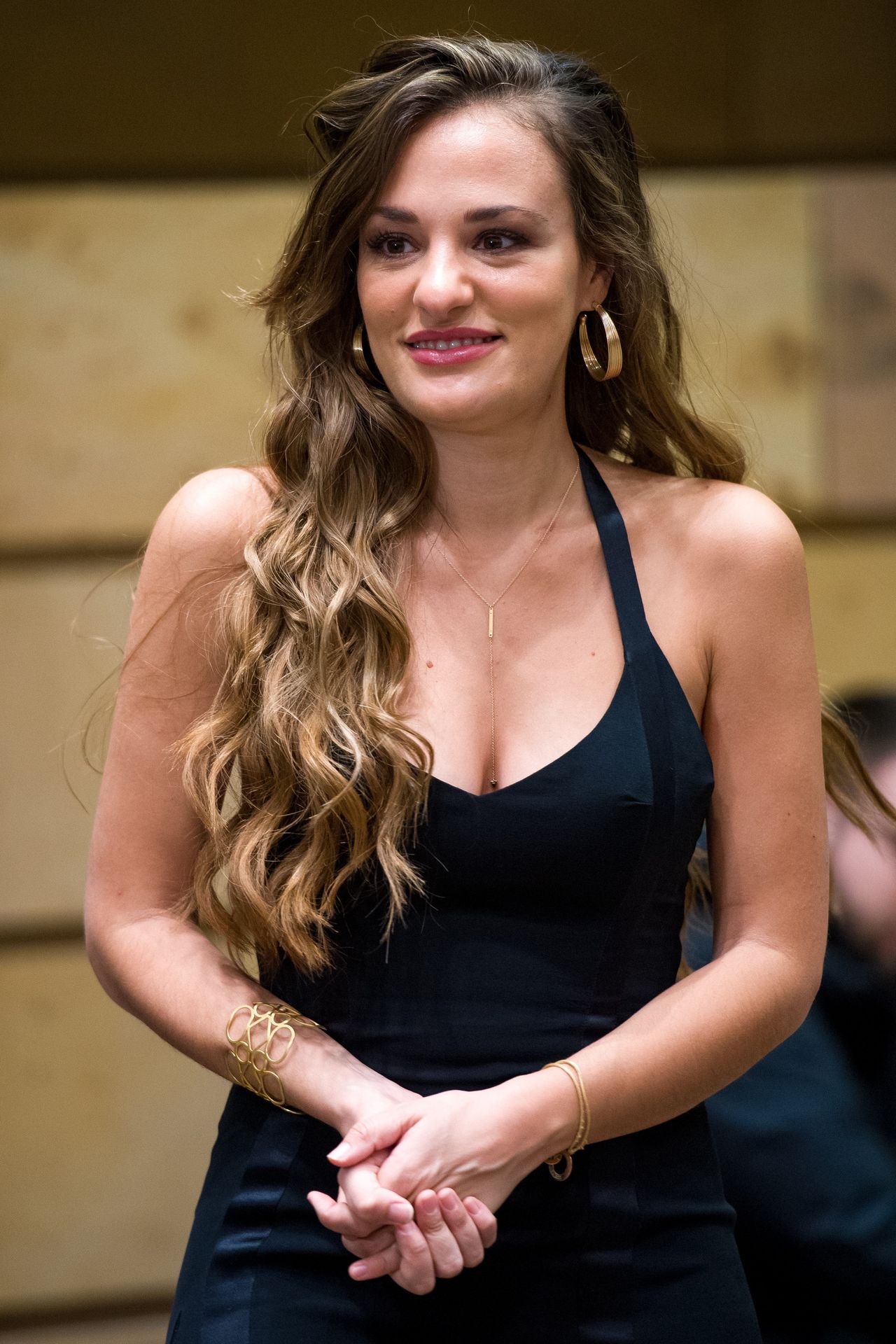Nicola Benedetti Shows Off Her Cleavage In Edinburgh 0003