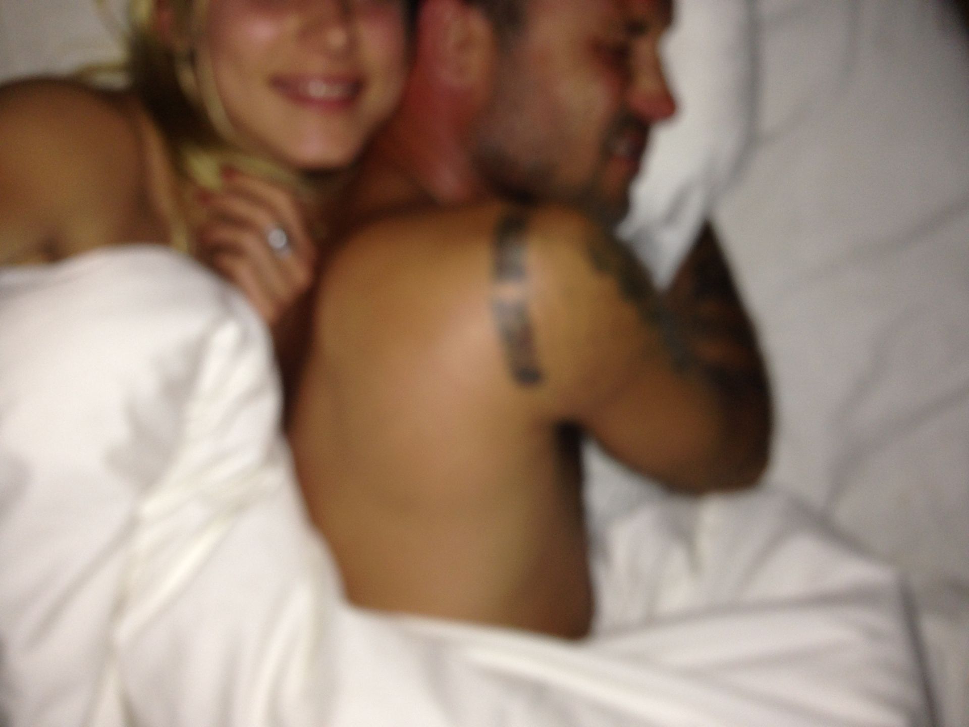 Allegra Carpenter Nude & Sexy 0001