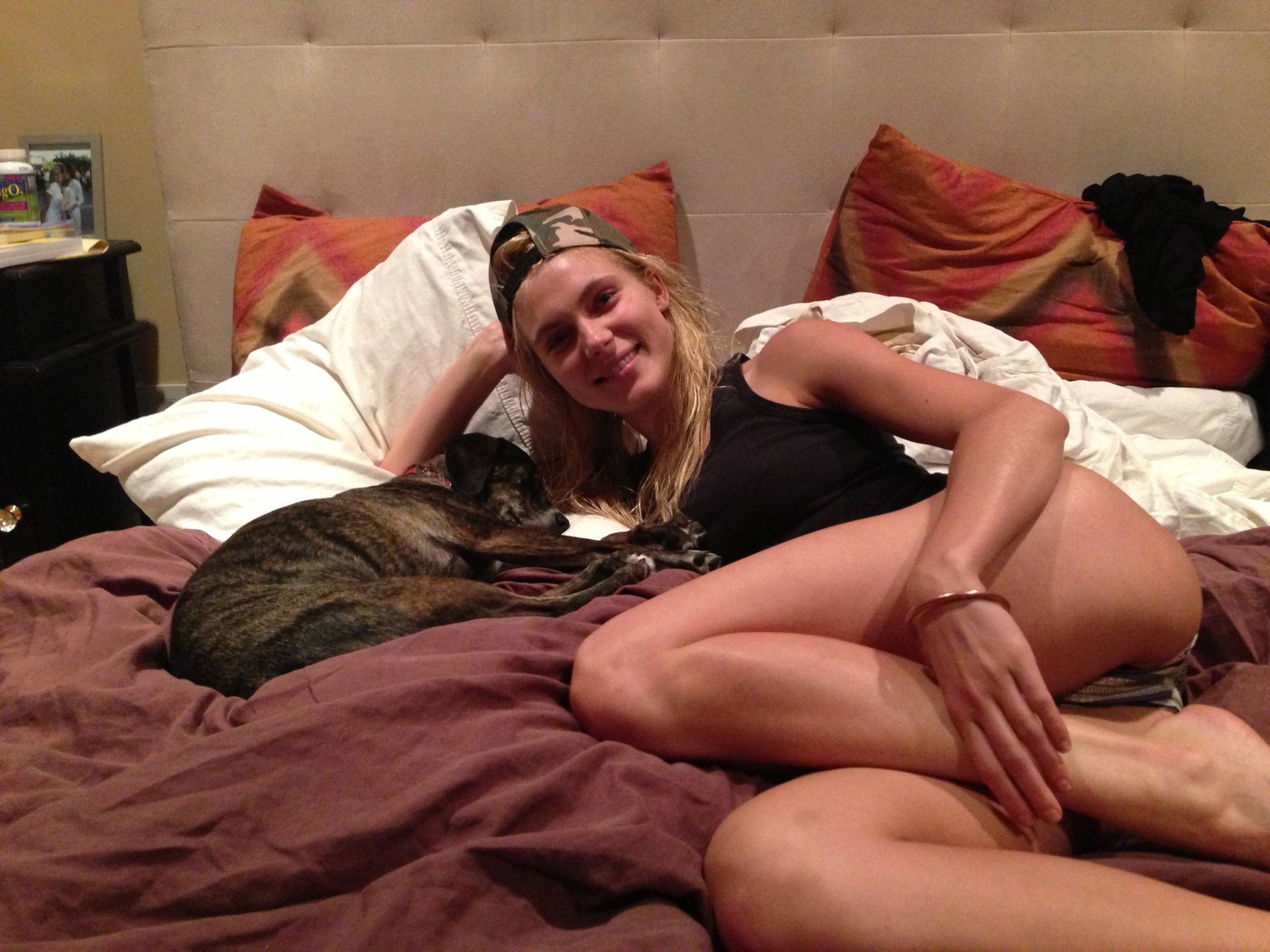 Allegra Carpenter Nude & Sexy 0013