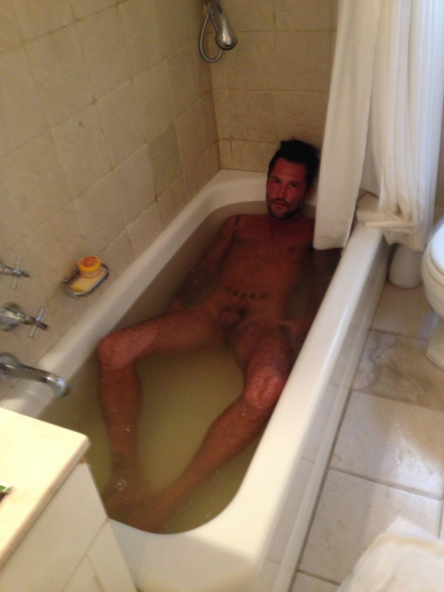 Allegra Carpenter Nude & Sexy 0059