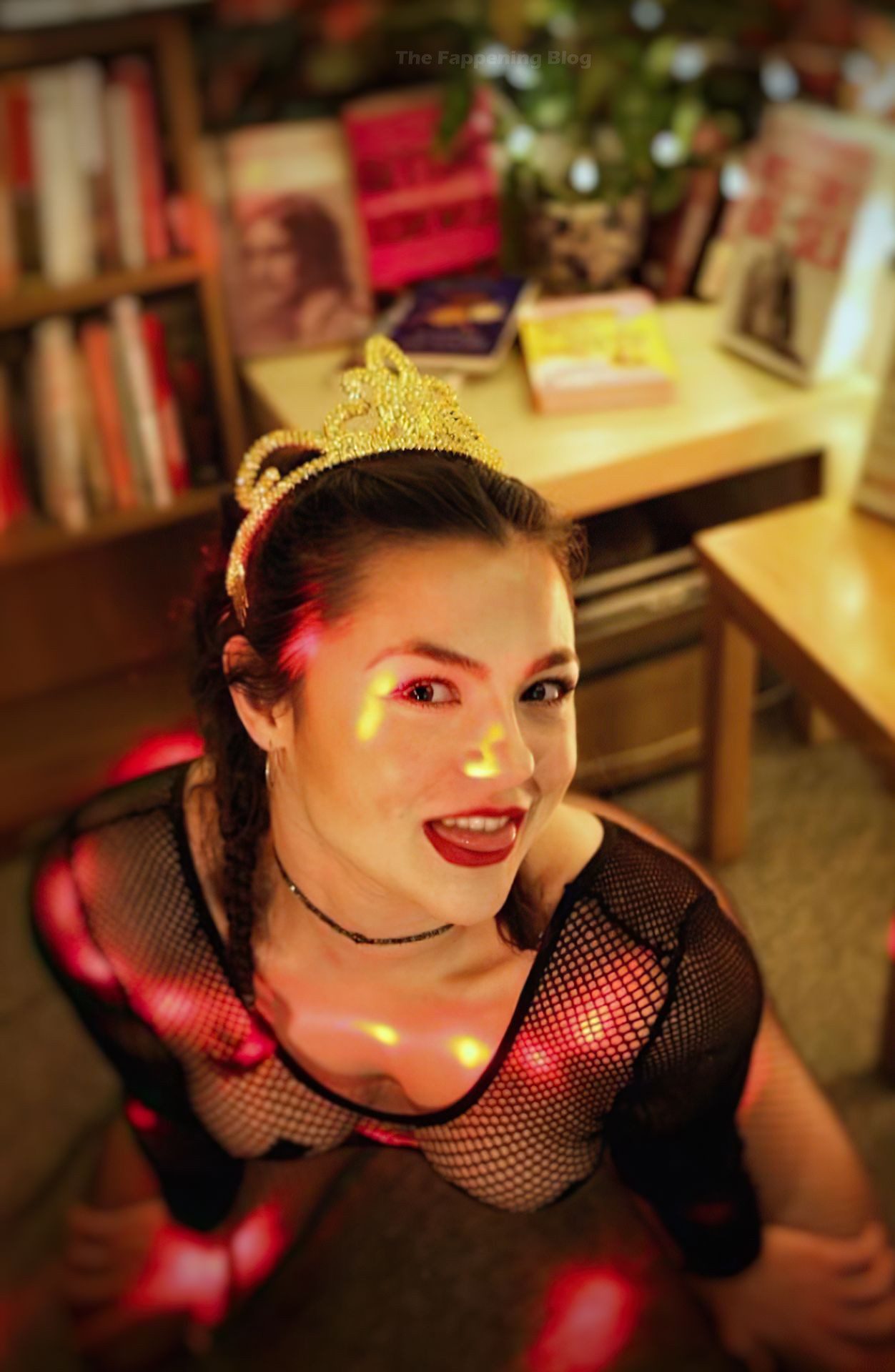 Megan Prescott Nude & Sexy 0031