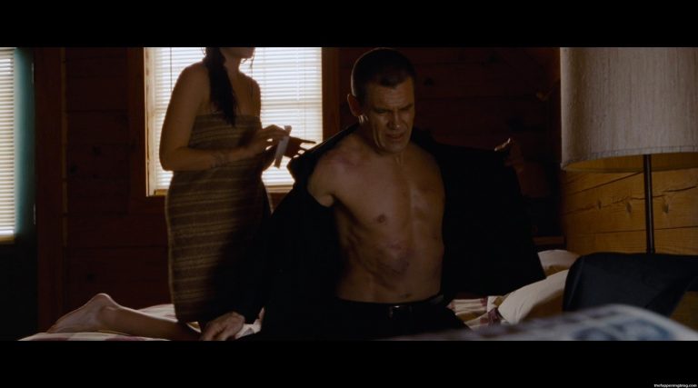 Elizabeth Olsen (62)