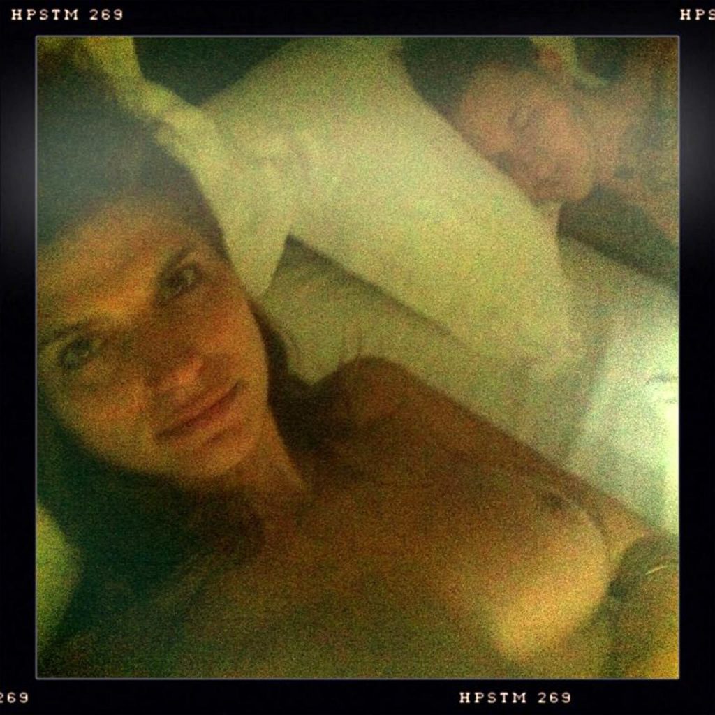 Lake Bell Nude Leaked (25)