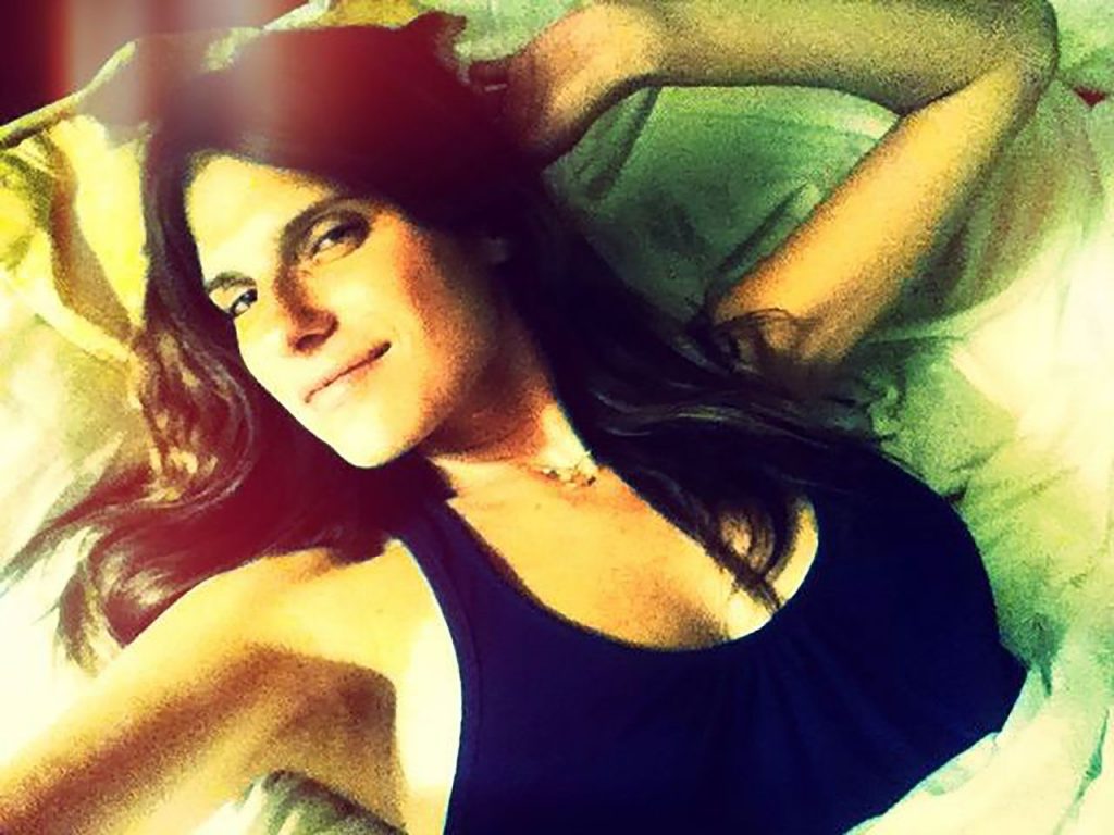 Lake Bell Nude Leaked (35)