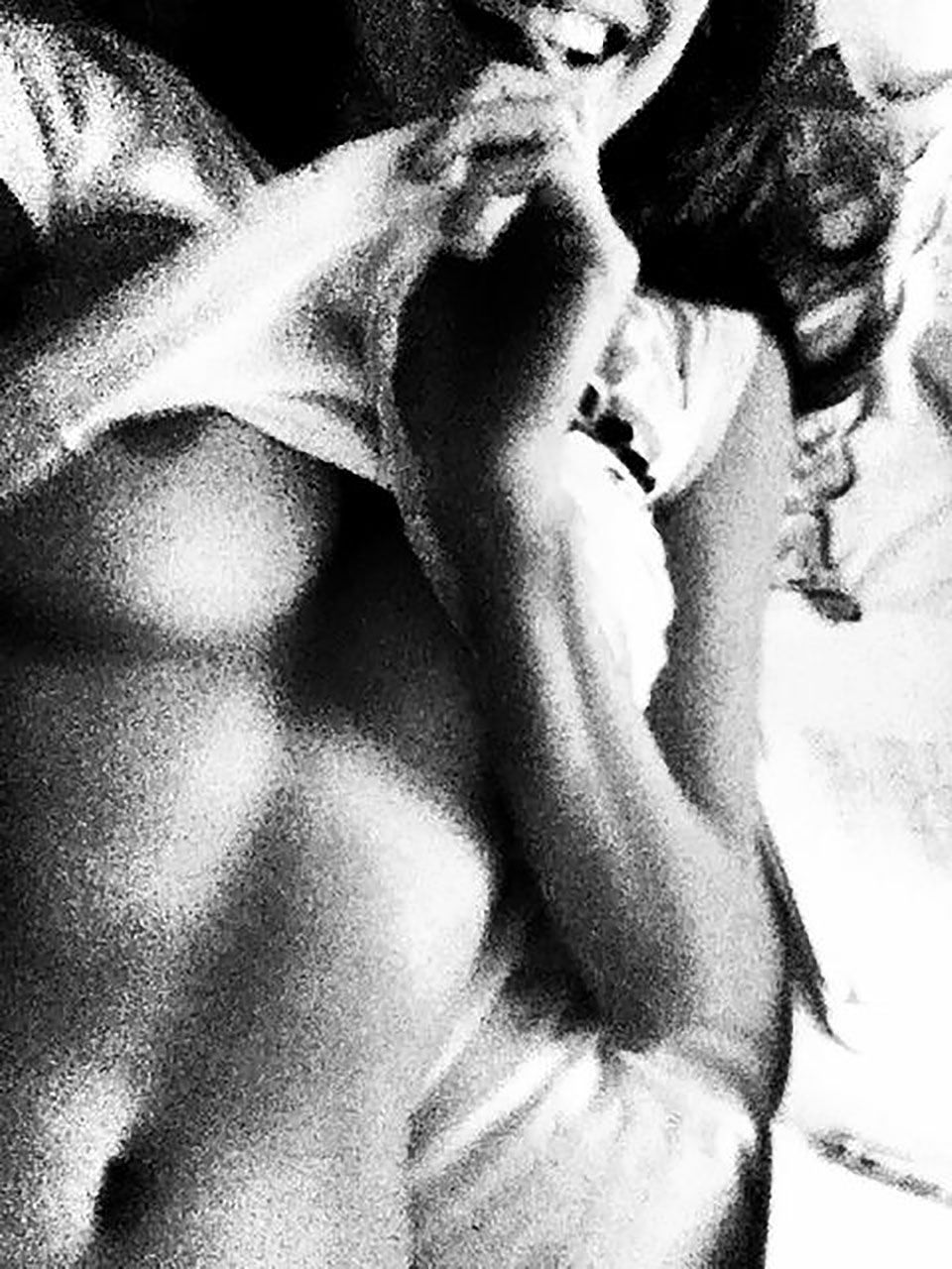 Lake Bell Nude Leaked (37)