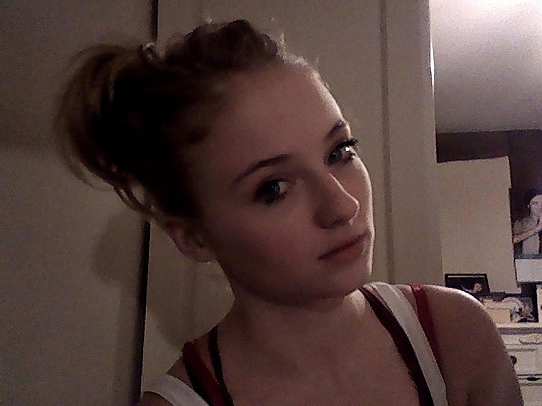 Sophie Turner Nude & Sexy 0072