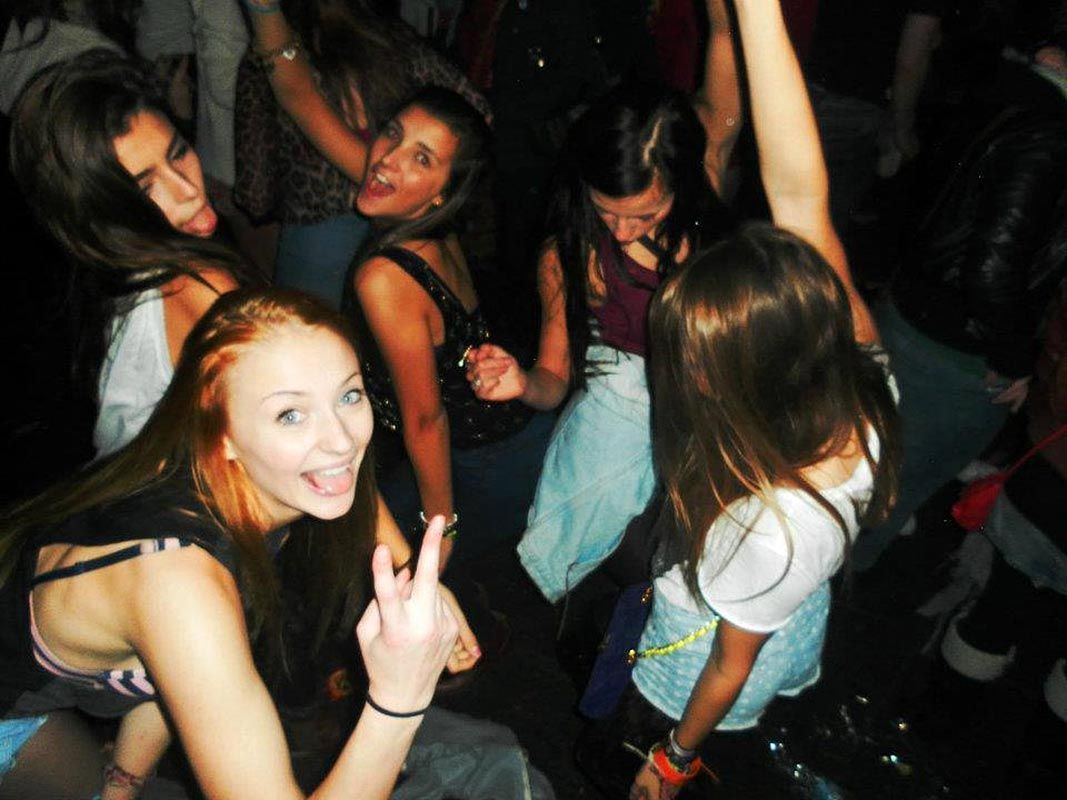 Sophie Turner Nude & Sexy 0078