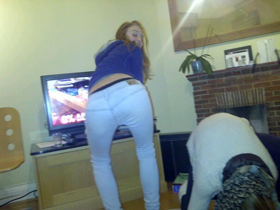 Sophie Turner Nude & Sexy 0079