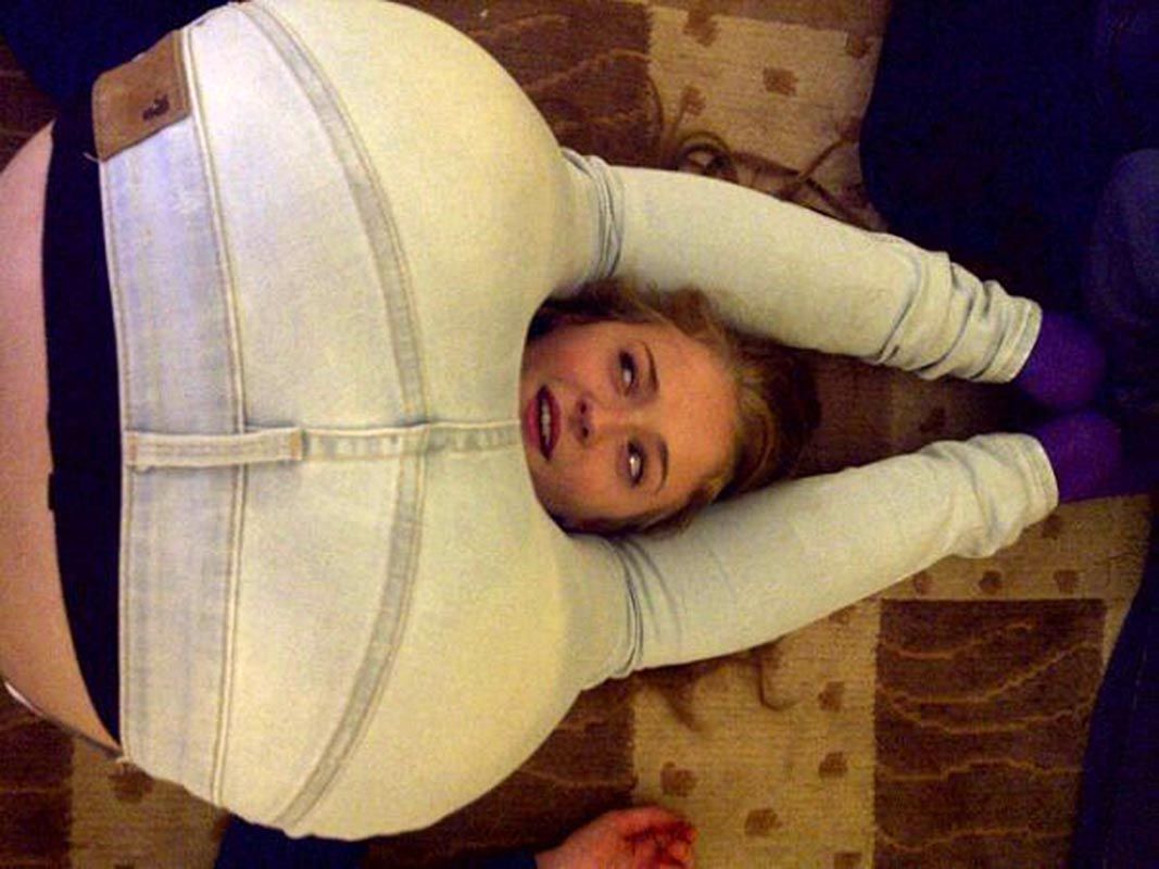 Sophie Turner Nude & Sexy 0087